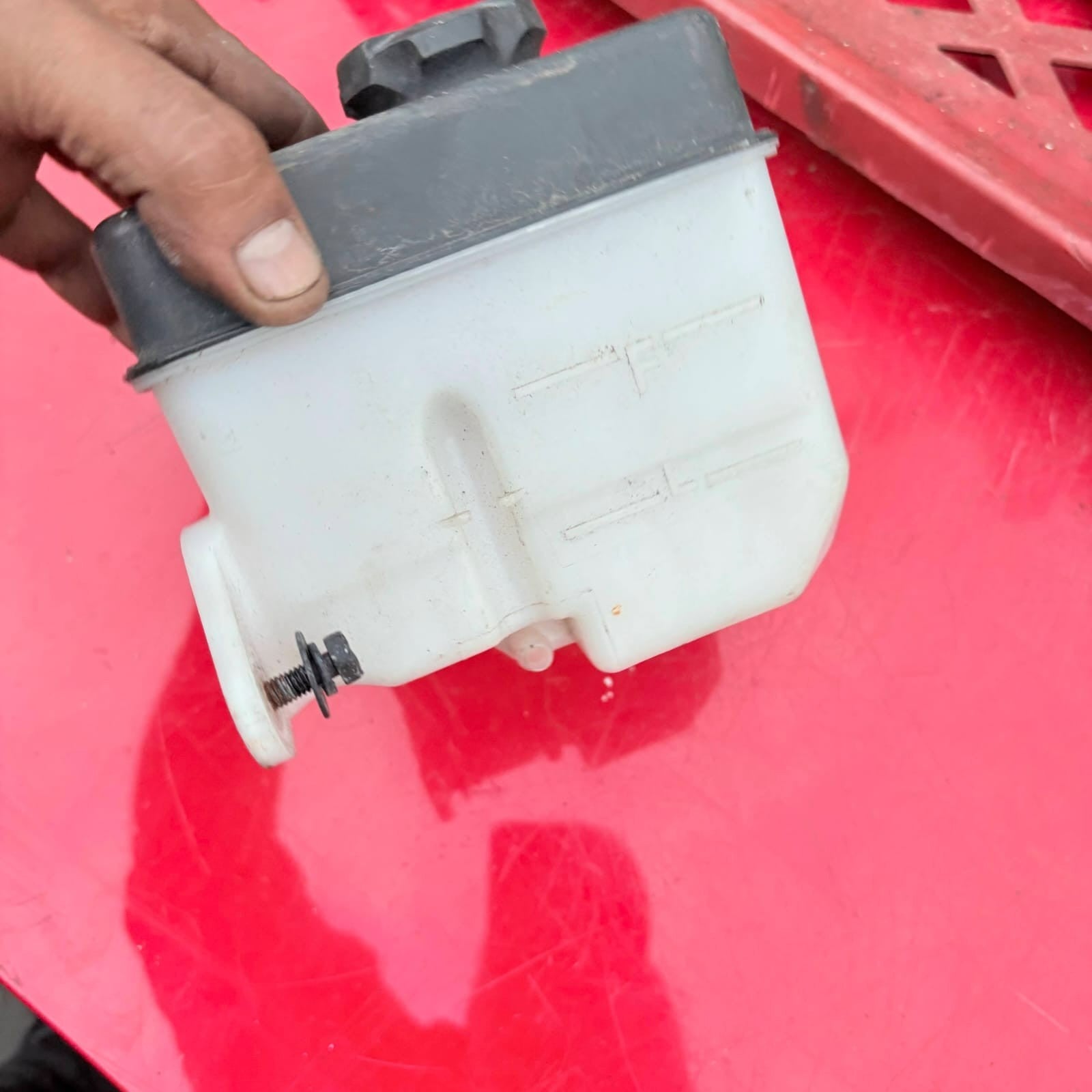 Kia Soul AM 2009-2013 1.6 CVVT 93kW Coolant Expansion Tank Reservoir 25431-2K000