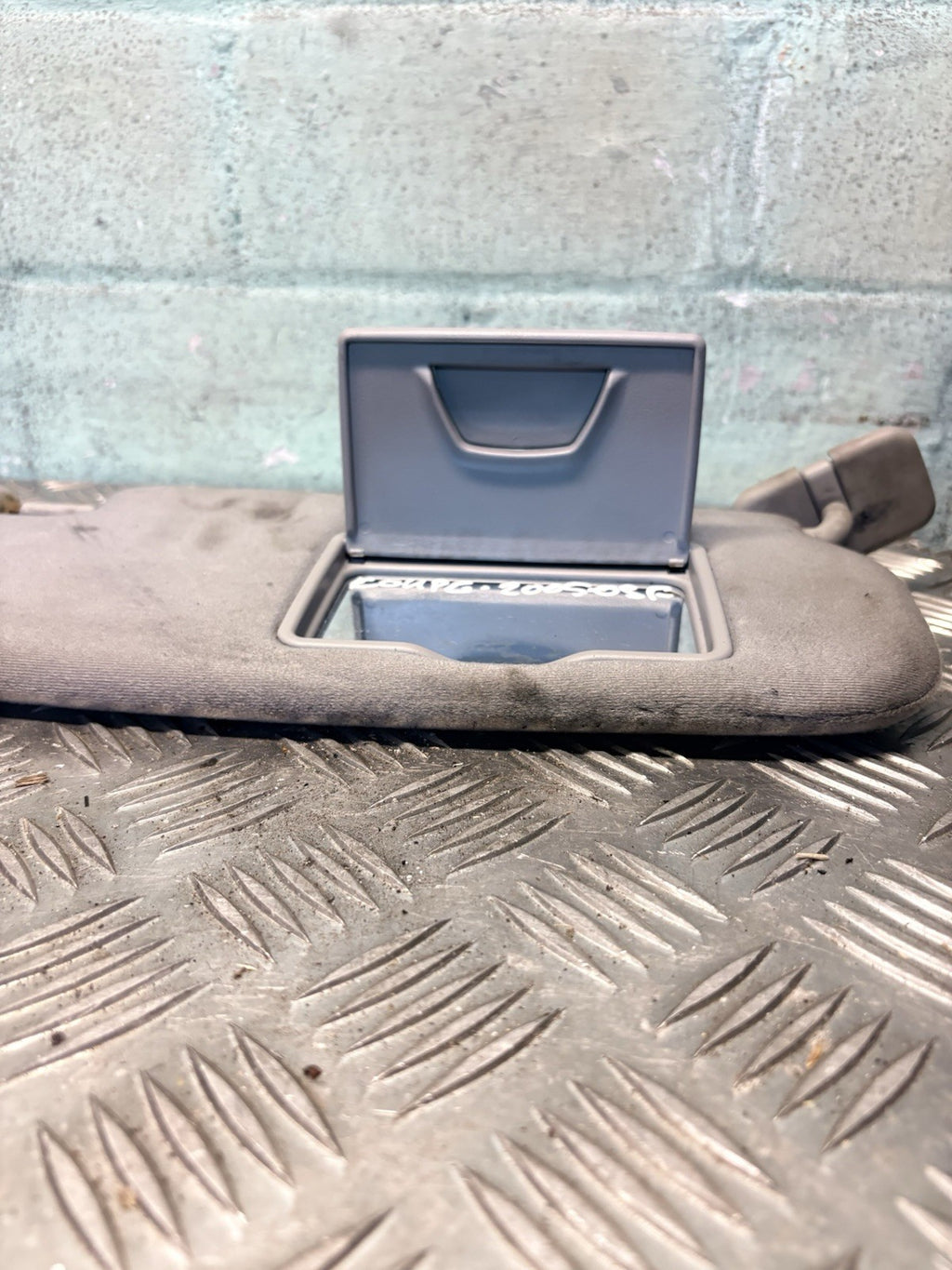 Hyundai Coupe GK 2003-2009 2.0 GLS RHD Driver Right Sun Visor Vanity Mirror OSF