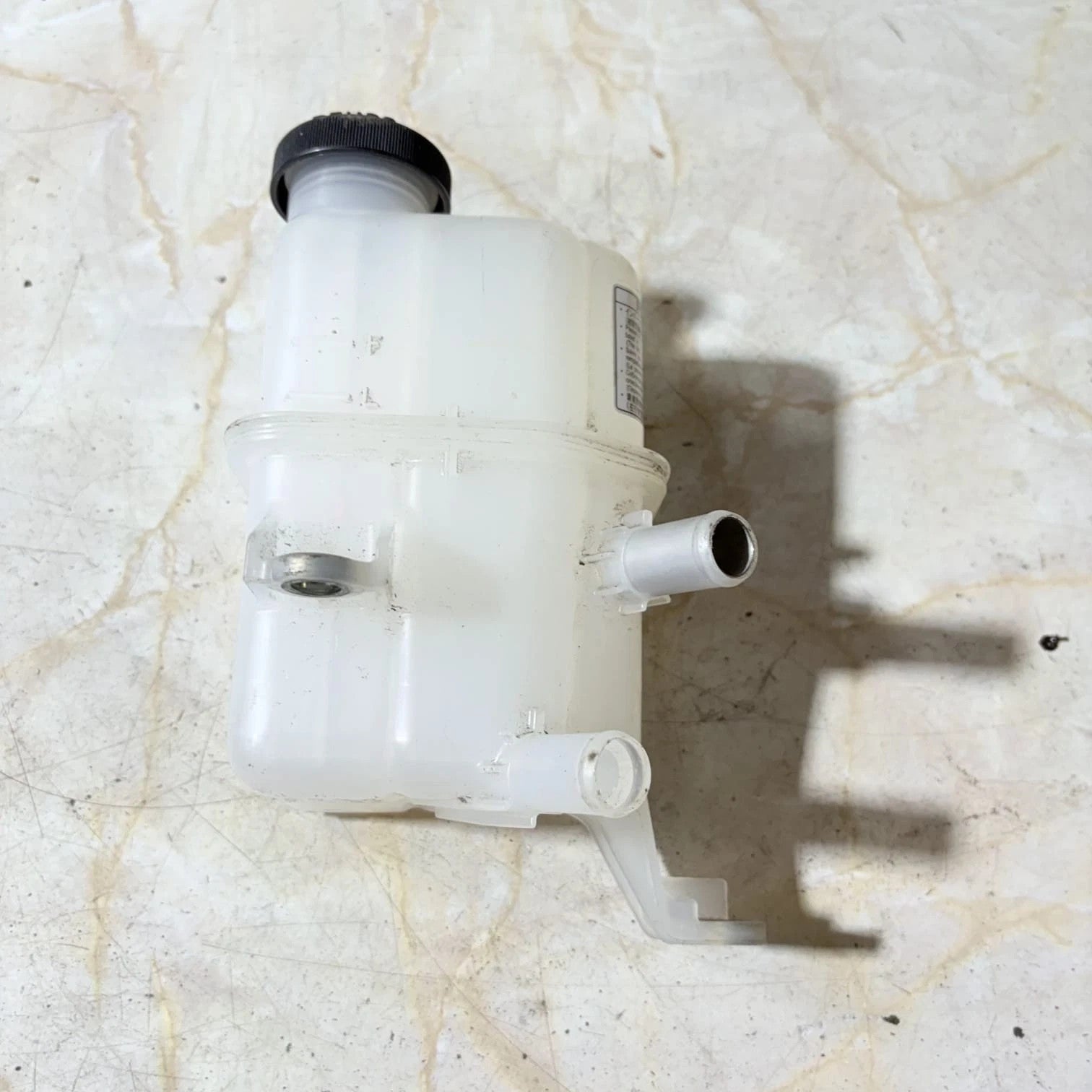 TOYOTA PRIUS 2013 1.8 HYBRID HEADER WATER COOLANT EXPANSION BOTTLE TANK & PIPE
