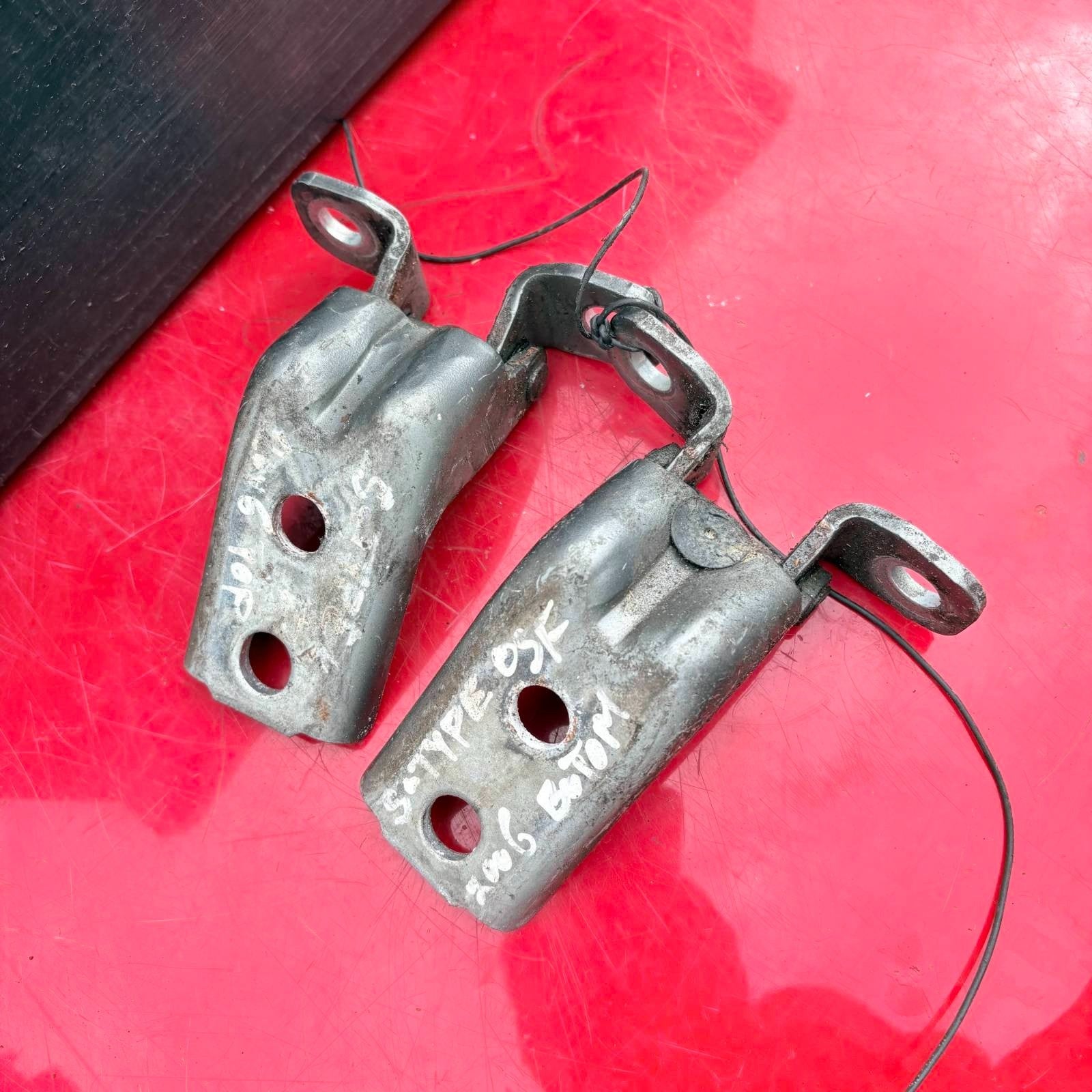 JAGUAR S TYPE DRIVER DOOR HINGES