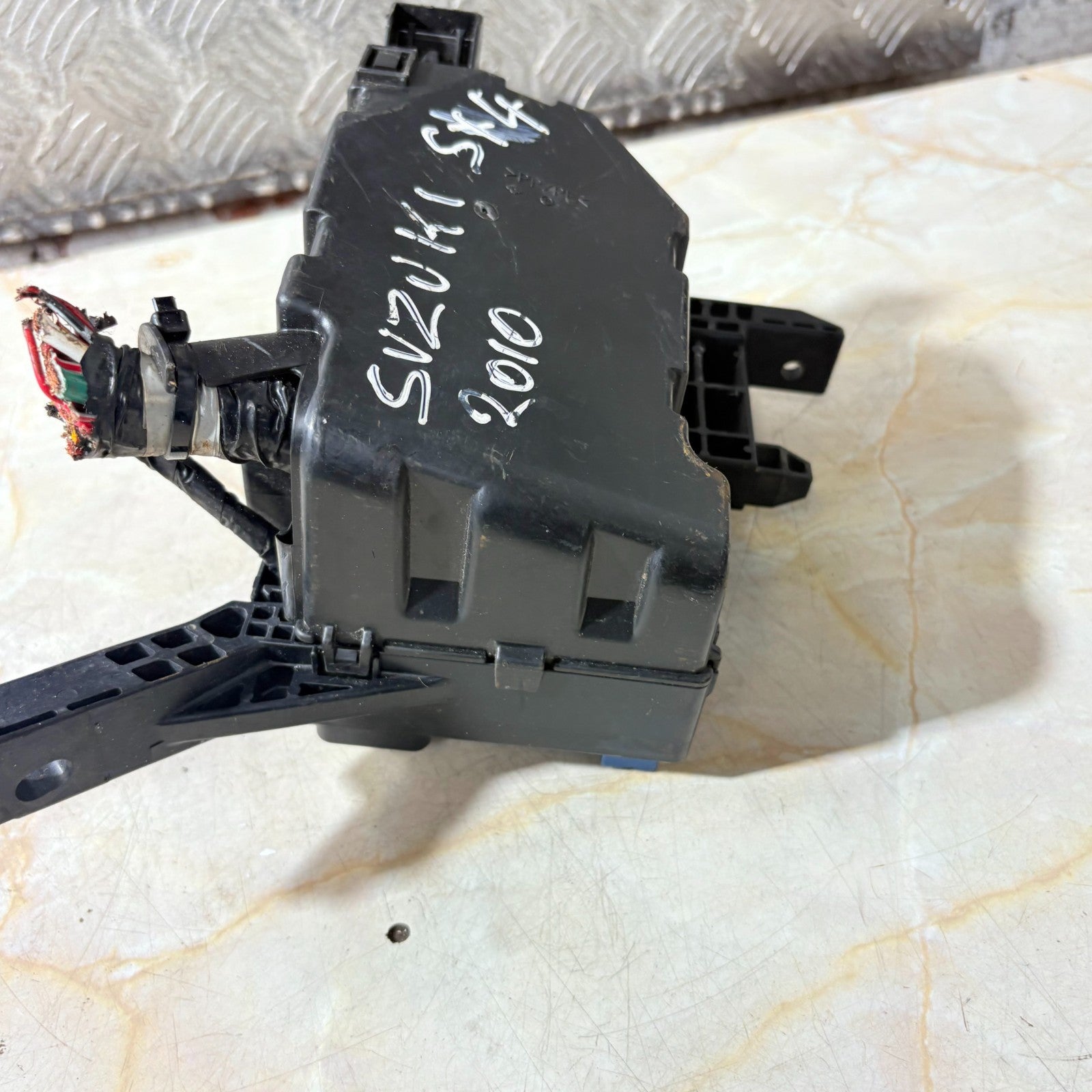 SUZUKI SX4 FUSE RELAY BOX 1.6 DDIS DIESEL MK2 2010