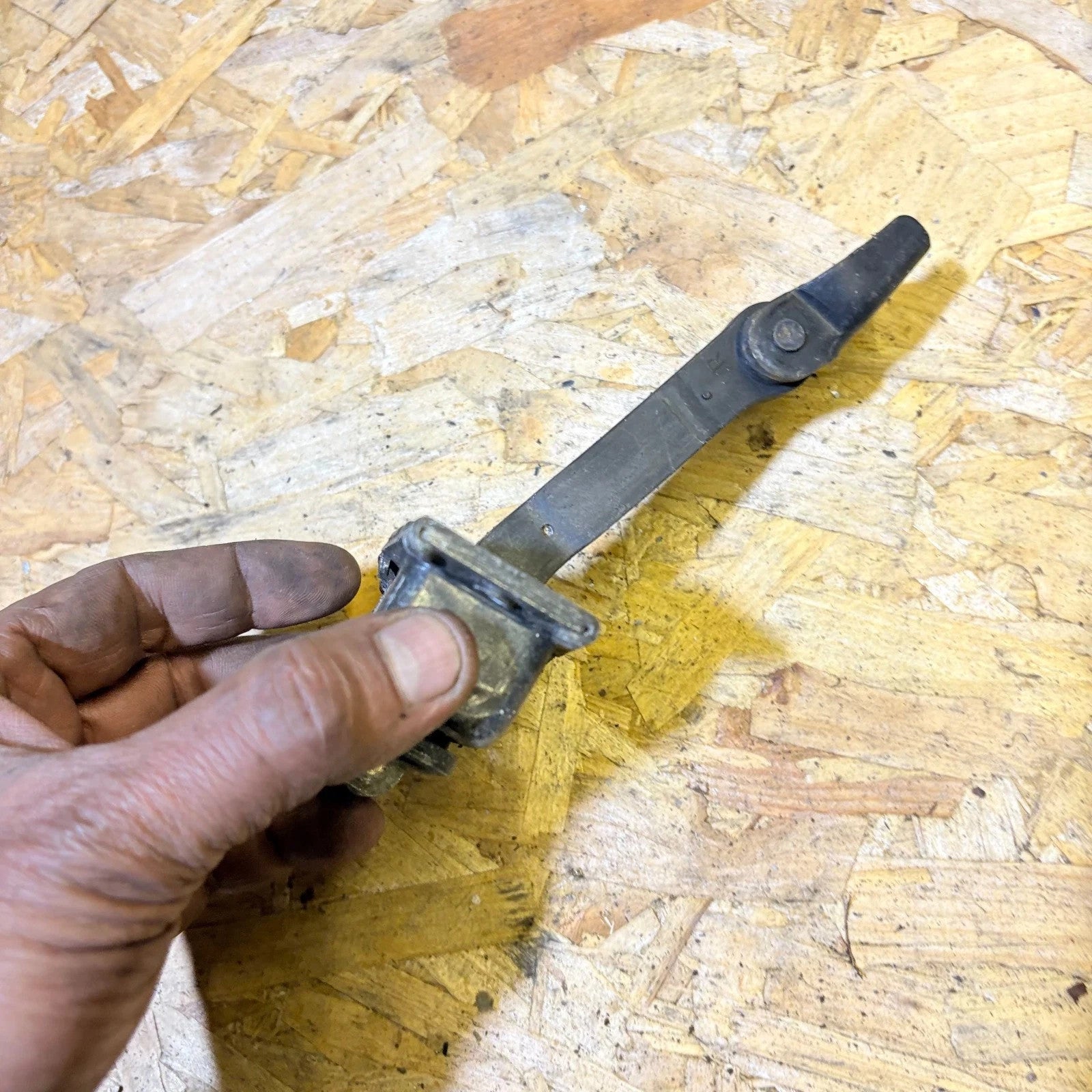 MERCEDES A-CLASS 1997-2004 DOOR CHECK STRAP DRIVERS FRONT RIGHT SIDE