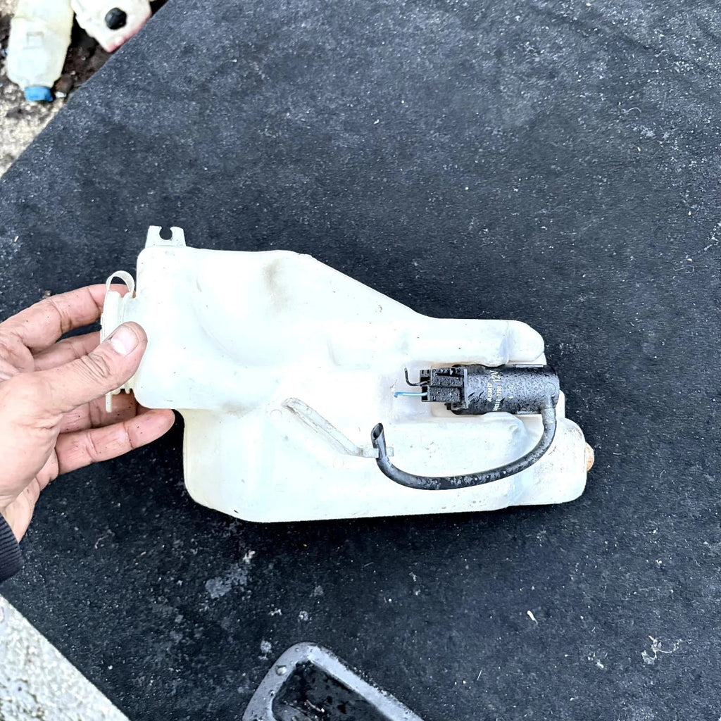 MAZDA MX5 WASHER TANK RESERVOUR WITH PUMP 1.8 MK2/2.5 NB
