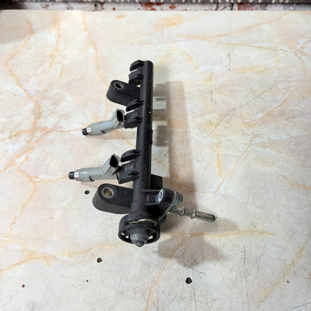 Toyota Aygo Citroen C1 Peugeot 107 1.0 Injector Fuel Rail 23814-0Q010-A 2005-14