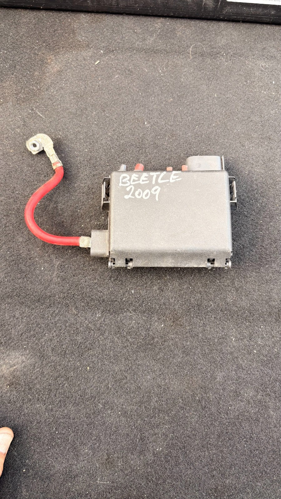 VOLKSWAGEN BEETLE BATTERY TERMINAL FUSE BOX 2003-2010