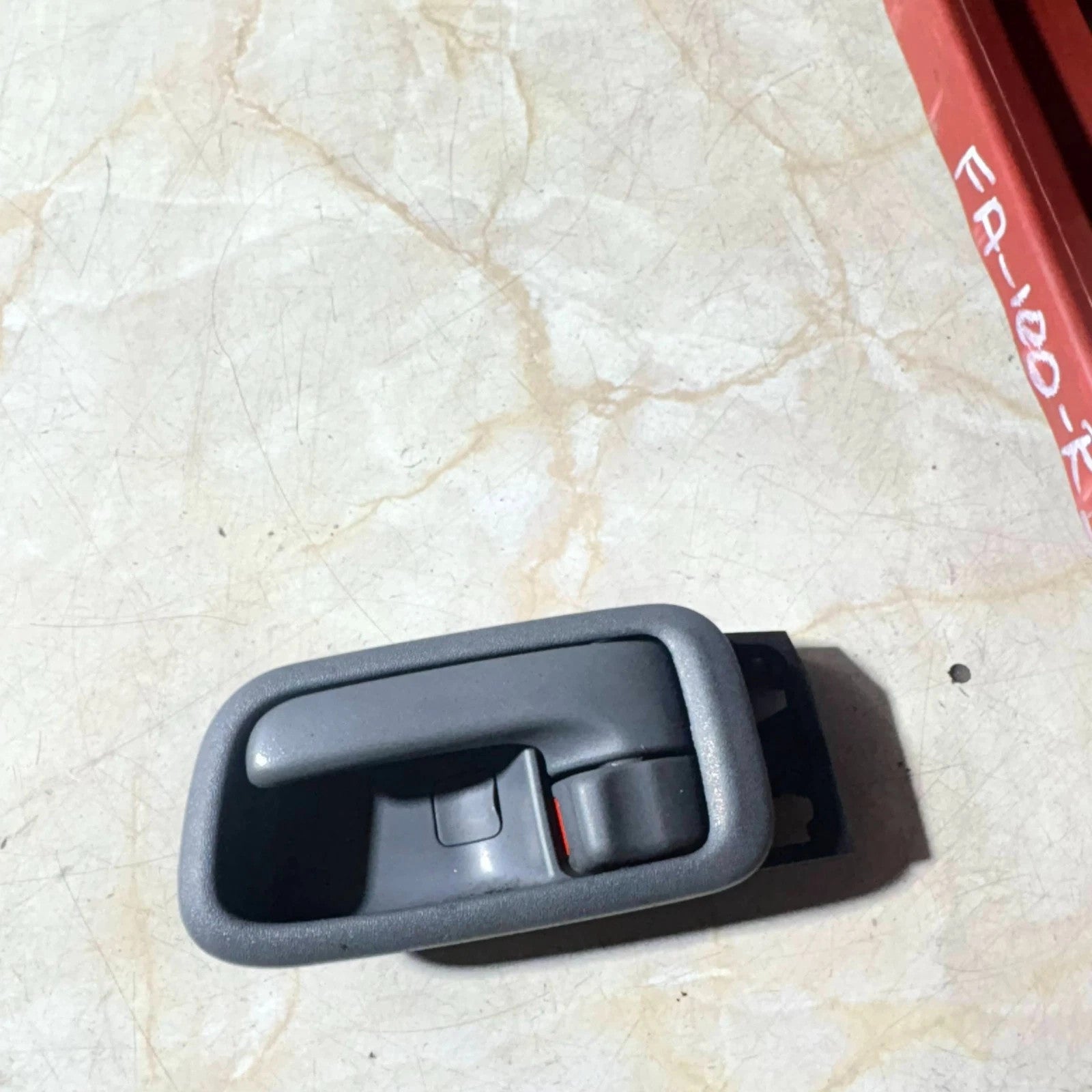 TOYOTA RAV4 01-05 REAR LEFT INNER DOOR HANDLE 6920630150B6