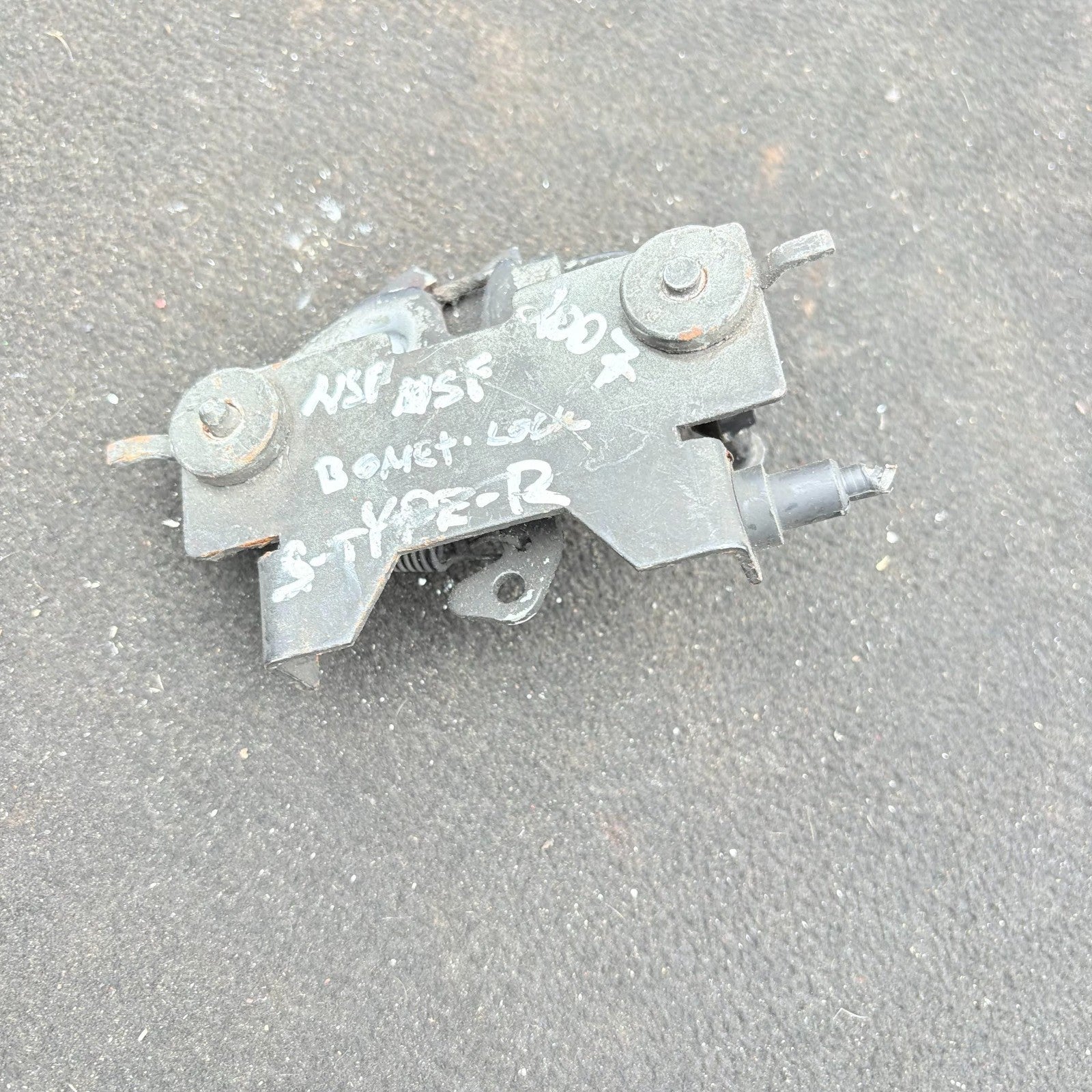 2007 JAGUAR S-TYPE R BONNET LOCK LATCH CATCH MECHANISM FRONT LEFT SIDE