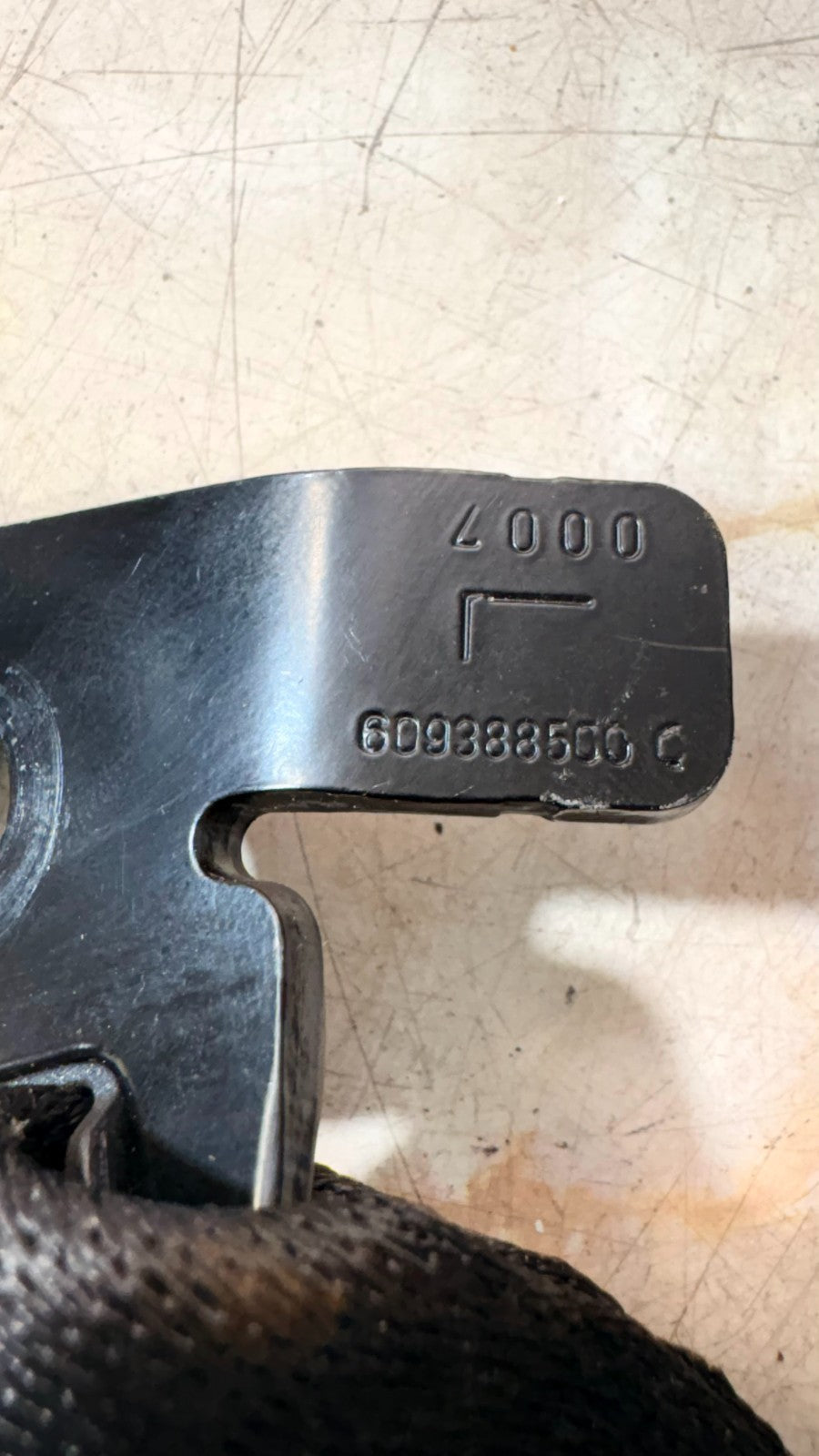 BMW Mini Cooper Seatbelt Clasp 2 758 069