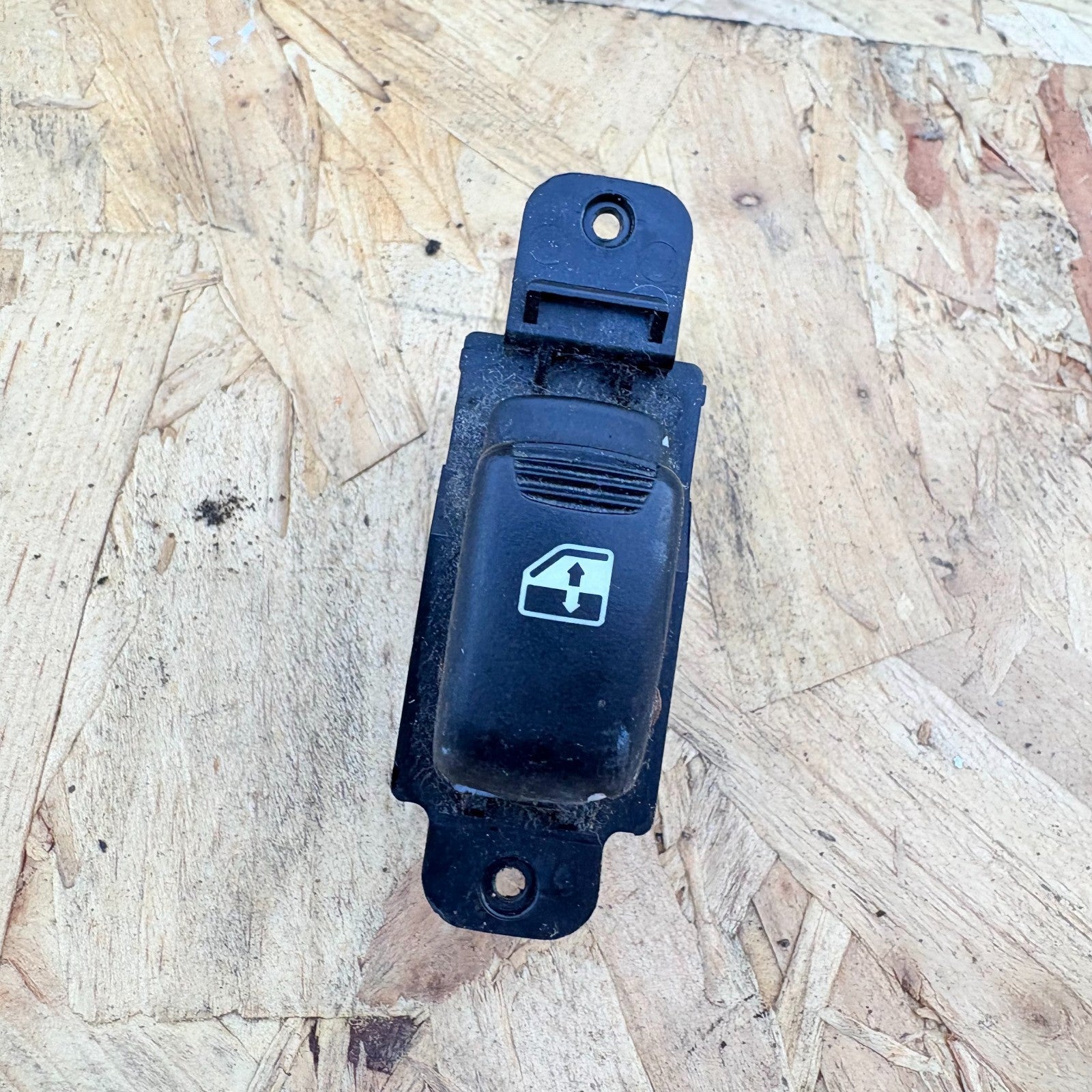 Hyundai Santa Fe SM 2001-2006 Rear Left Power Window Switch 93580-26100