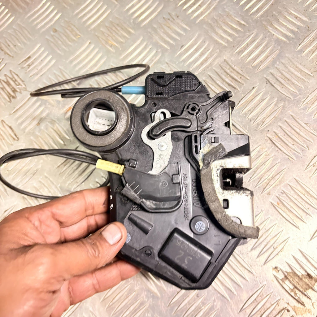 Daihatsu Sirion M300 05-15 Rear Left Passenger Door Lock Catch Latch