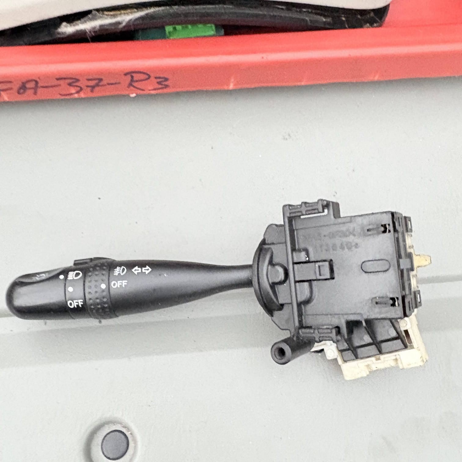 TOYOTA RAV4 MK2 2000-2005 INDICATOR WIPER STALK SWITCH CLUSTER 1736482