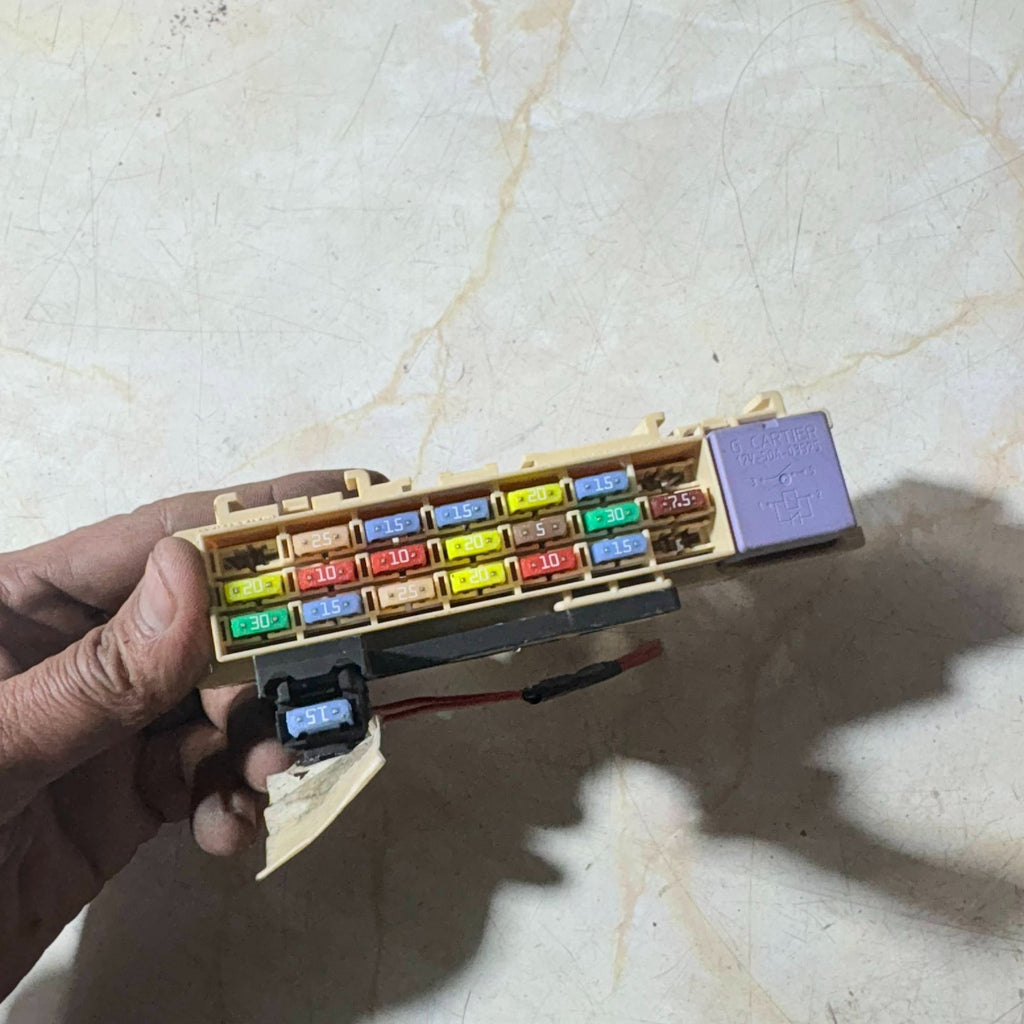 Renault Clio Mk3 2005-2012 Fuse & Relay Box Module