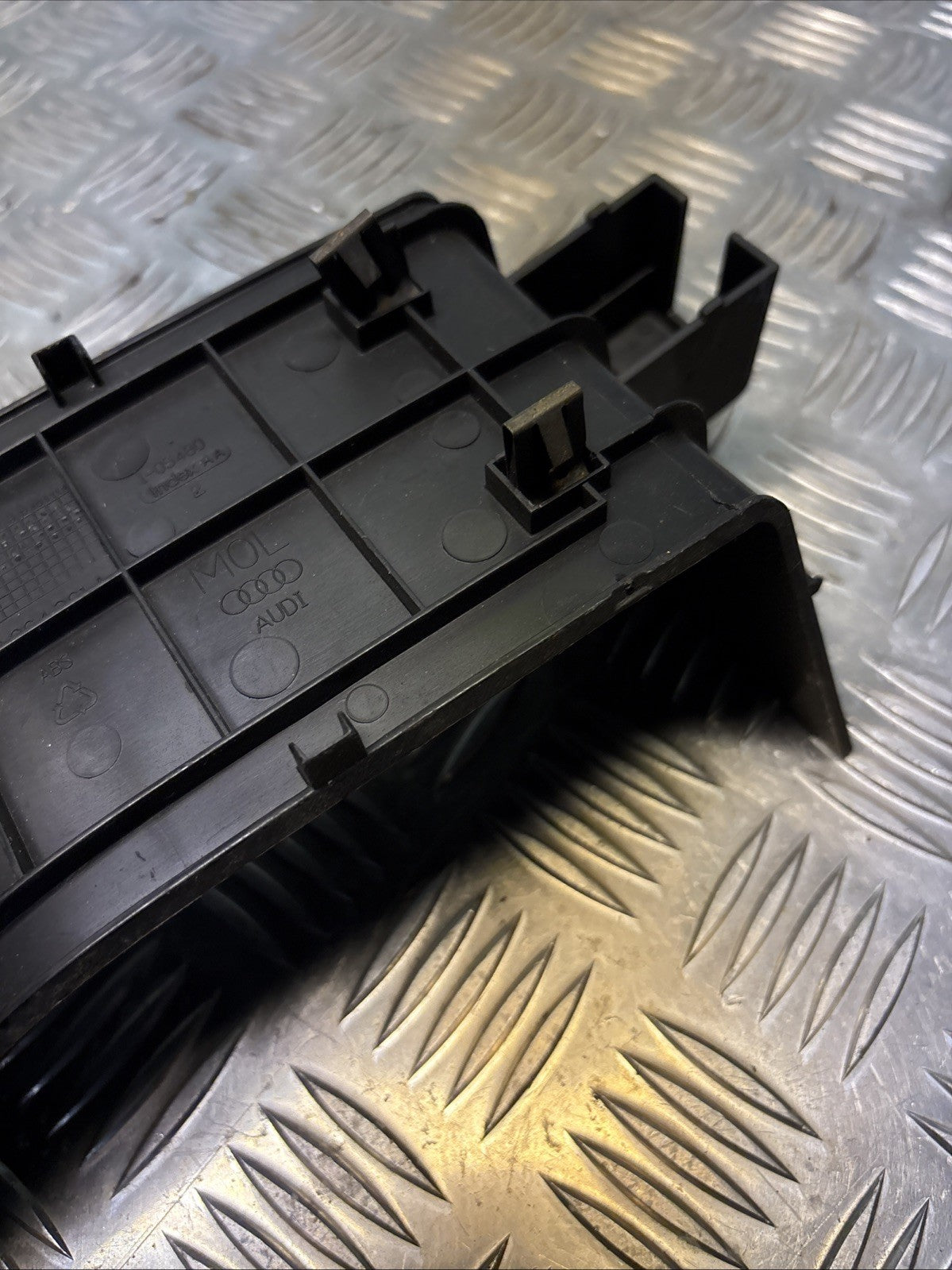 Audi A2 8Z Black Centre Console Trim in Front of Gear Stick 8Z0864261A