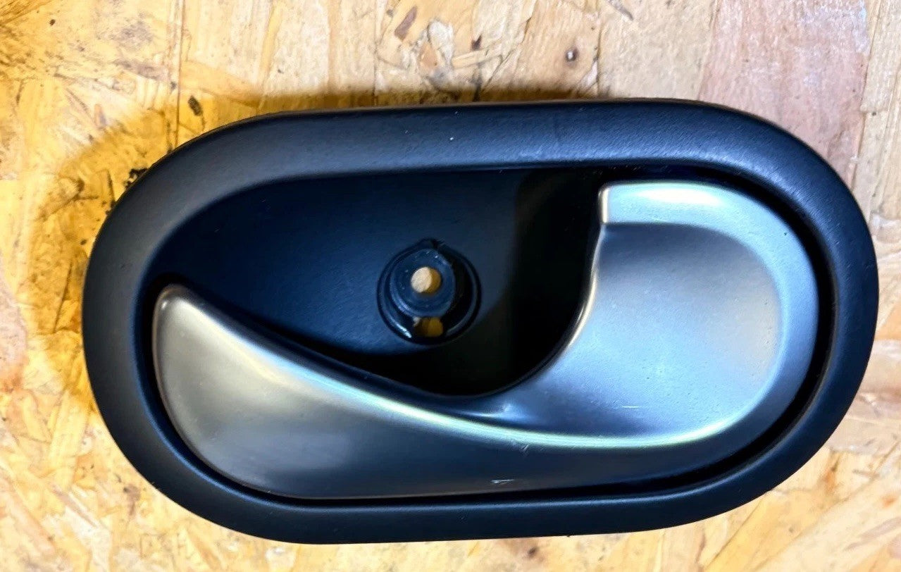 Renault Megane II Scenic II 2003-2008 RH Rear Door Handle 8200028486 5005500006