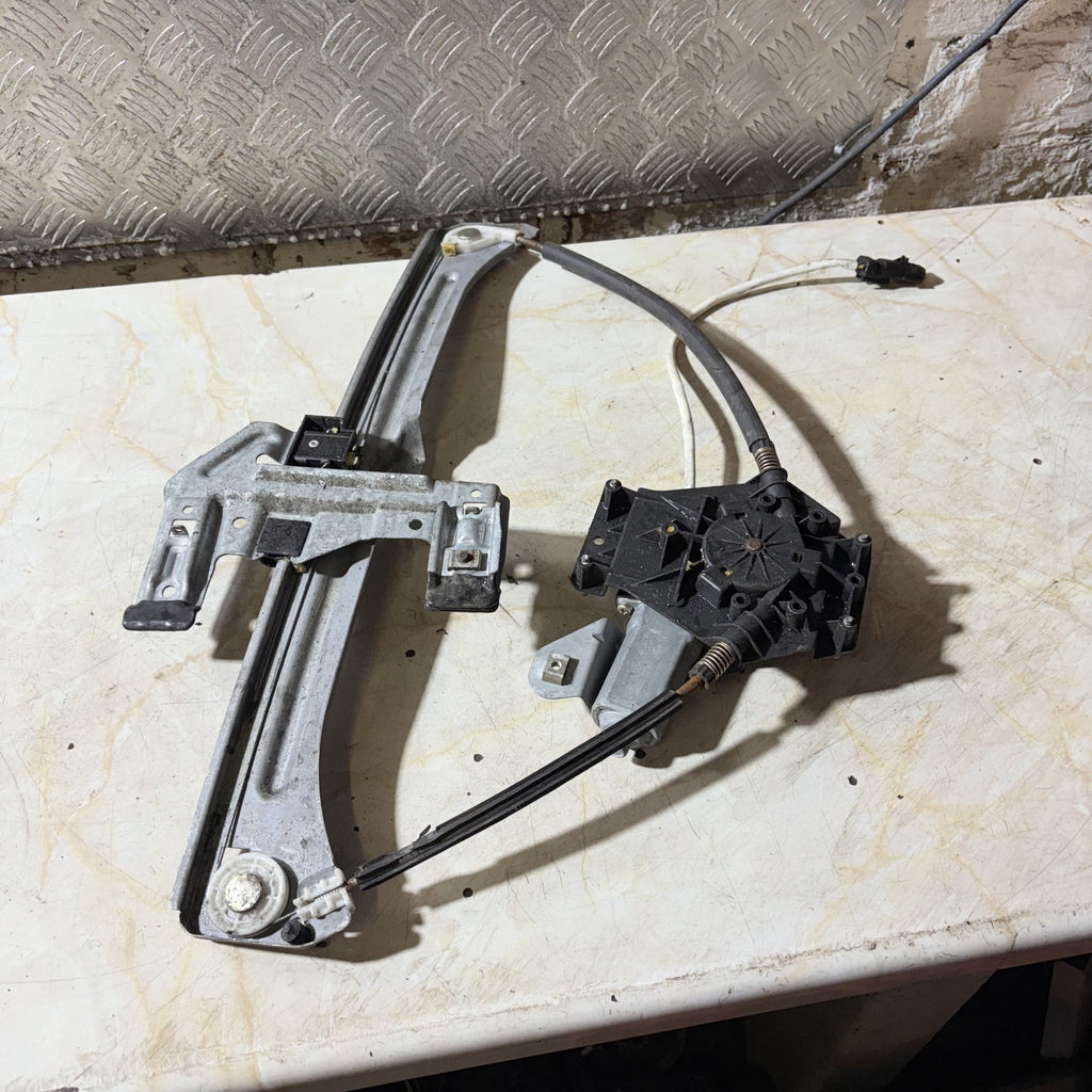 Chrysler 2001-2005 Front Passenger Nearside Door Window Regulator