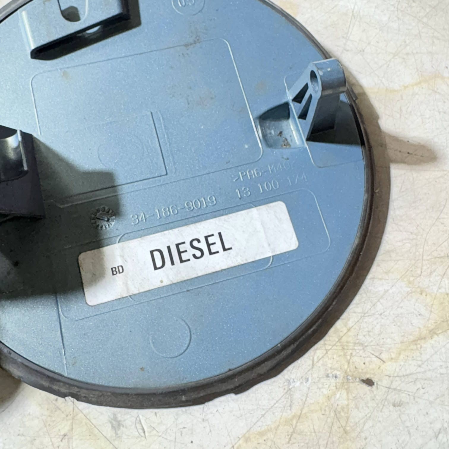 13100174 fuel cap tank flap 34-186-9019 Opel Vectra DE360612-65