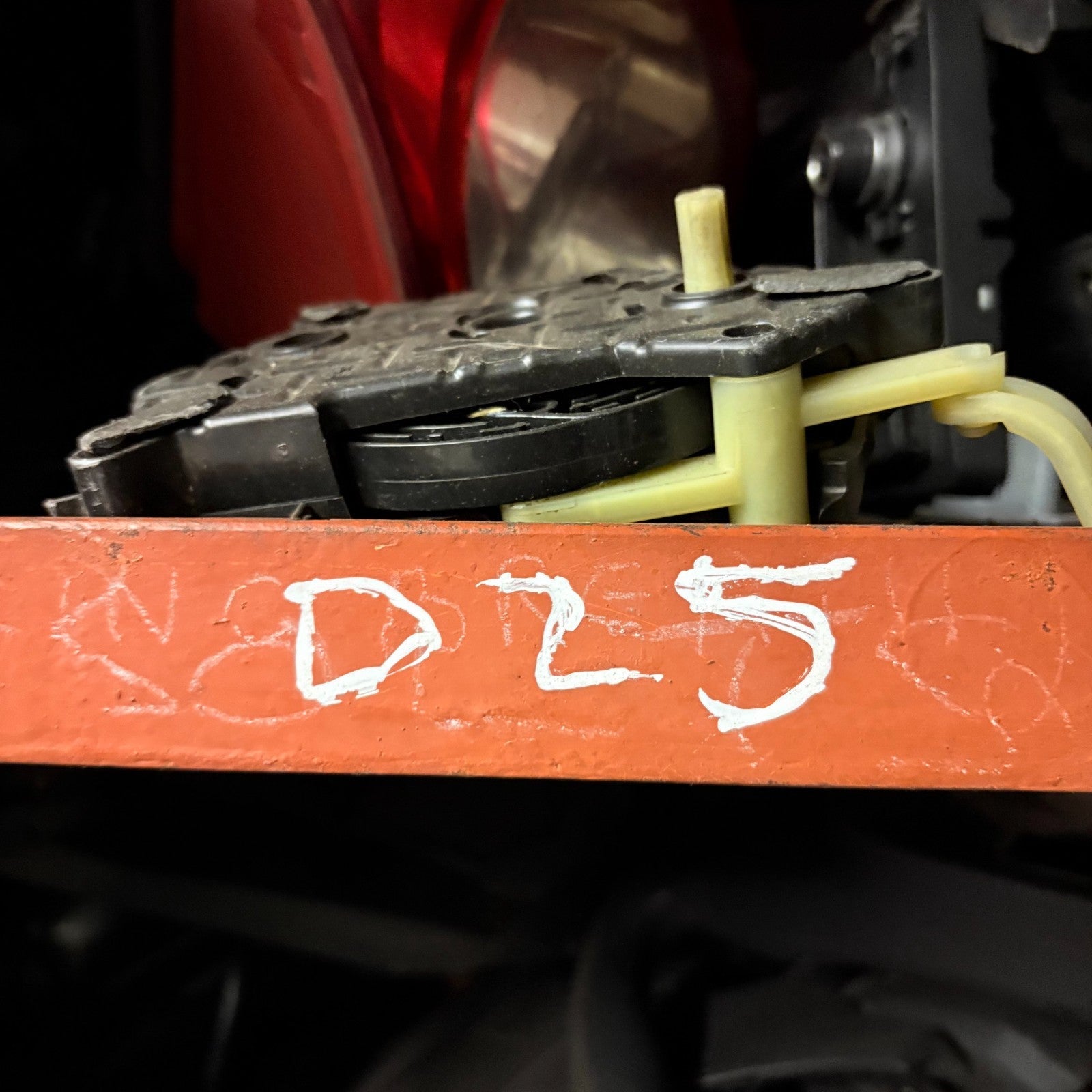 Mercedes Vito Viano W638 1996-2003 Engine Rocker Valve Cover A6110161524 Diesel
