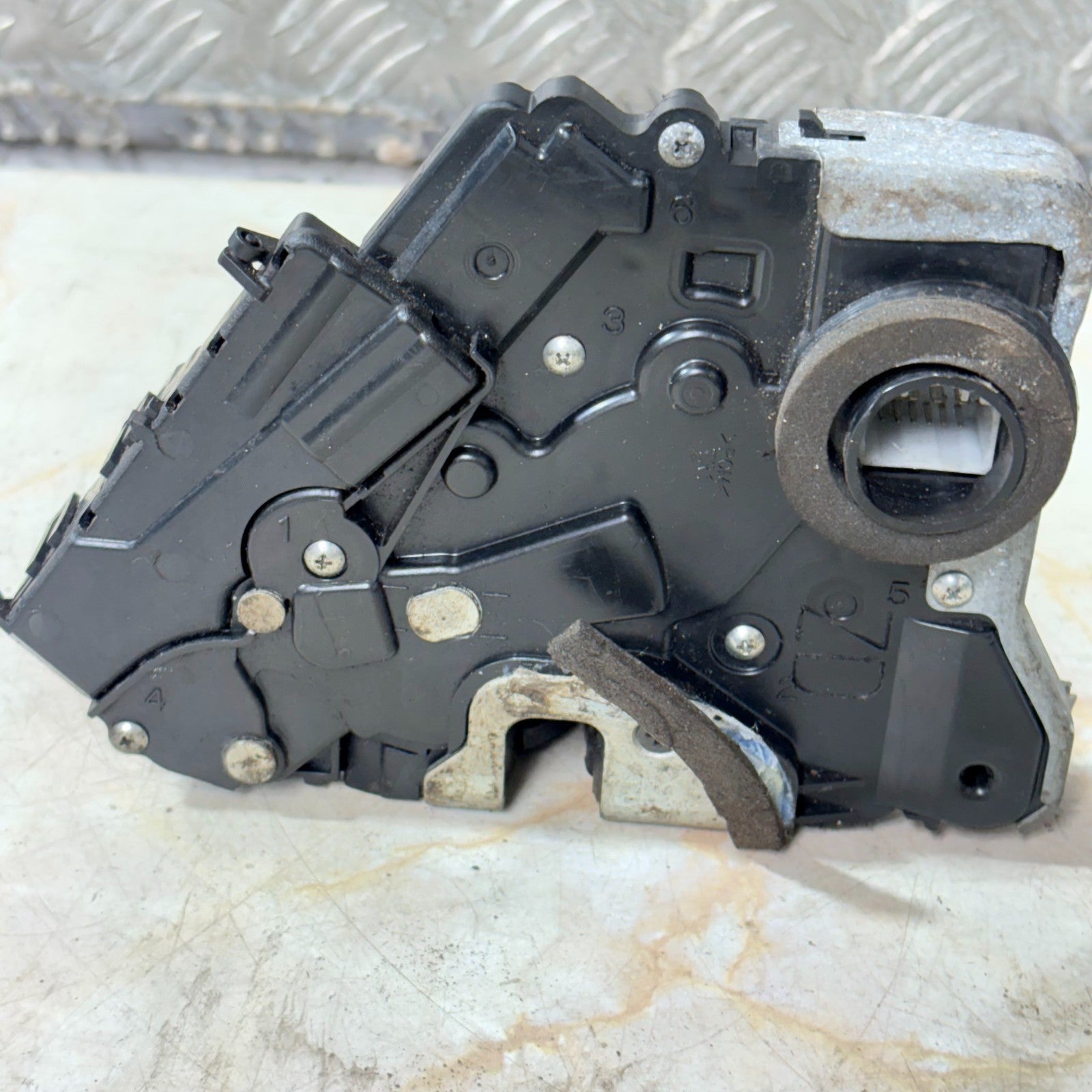 2001 SEAT IBIZA MK3 NSF PASSENGER FRONT DOOR LOCK MECHANISM 6K3837015D