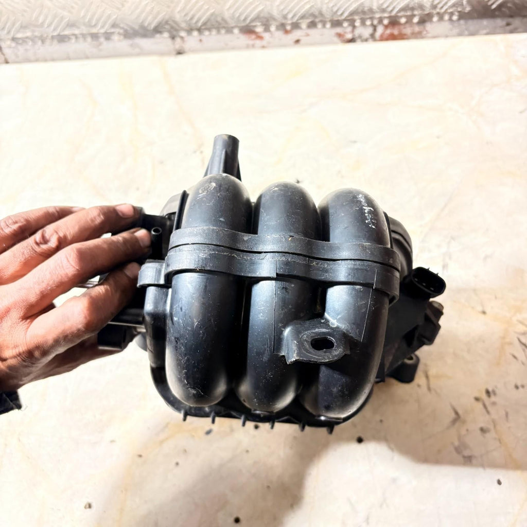 Suzuki Alto Inlet Manifold with  Sensor 2011 0 261 230 198