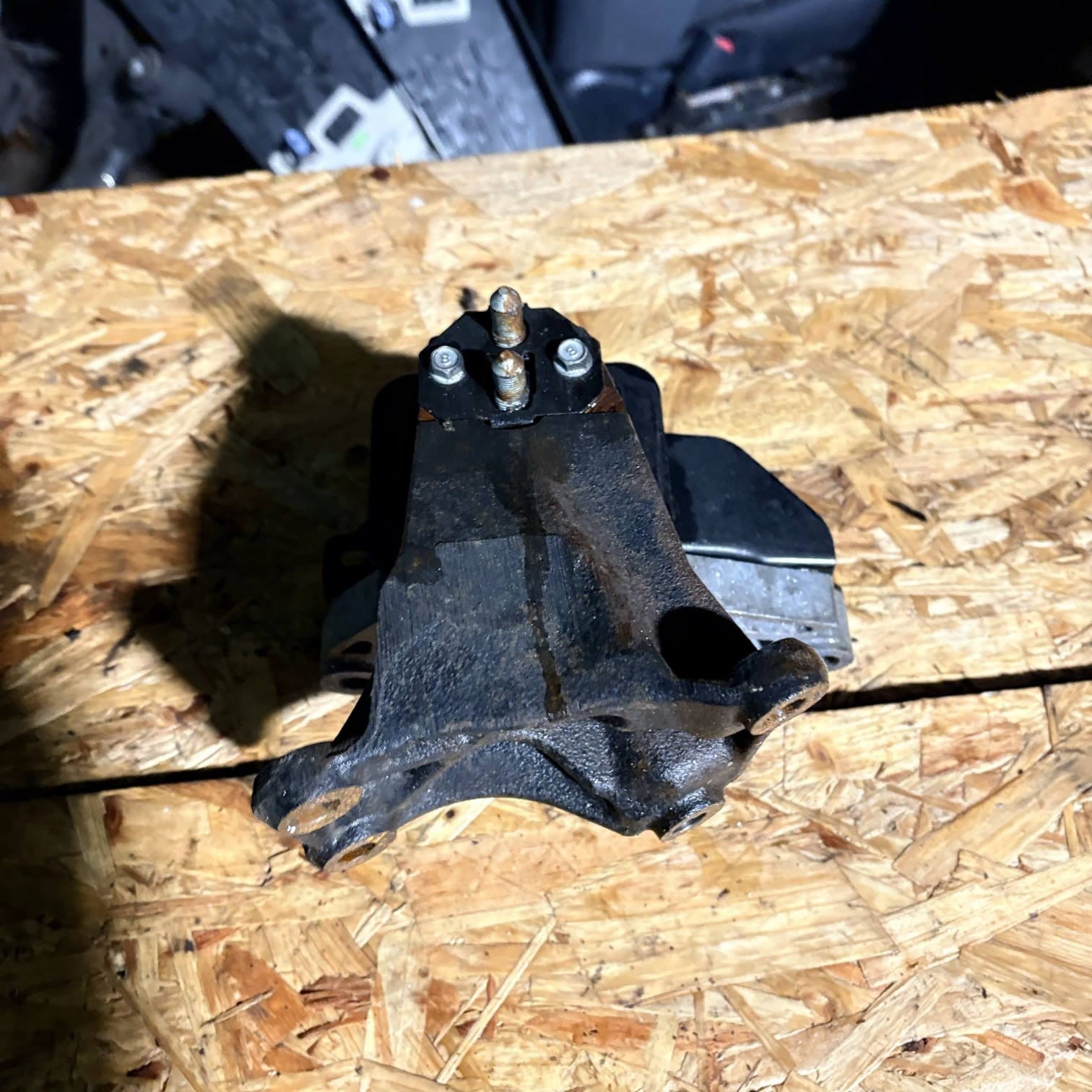 KIA SPORTAGE MK4 GEARBOX MOUNT BRACKET MANUAL RIGHT SIDE 21830-F1800