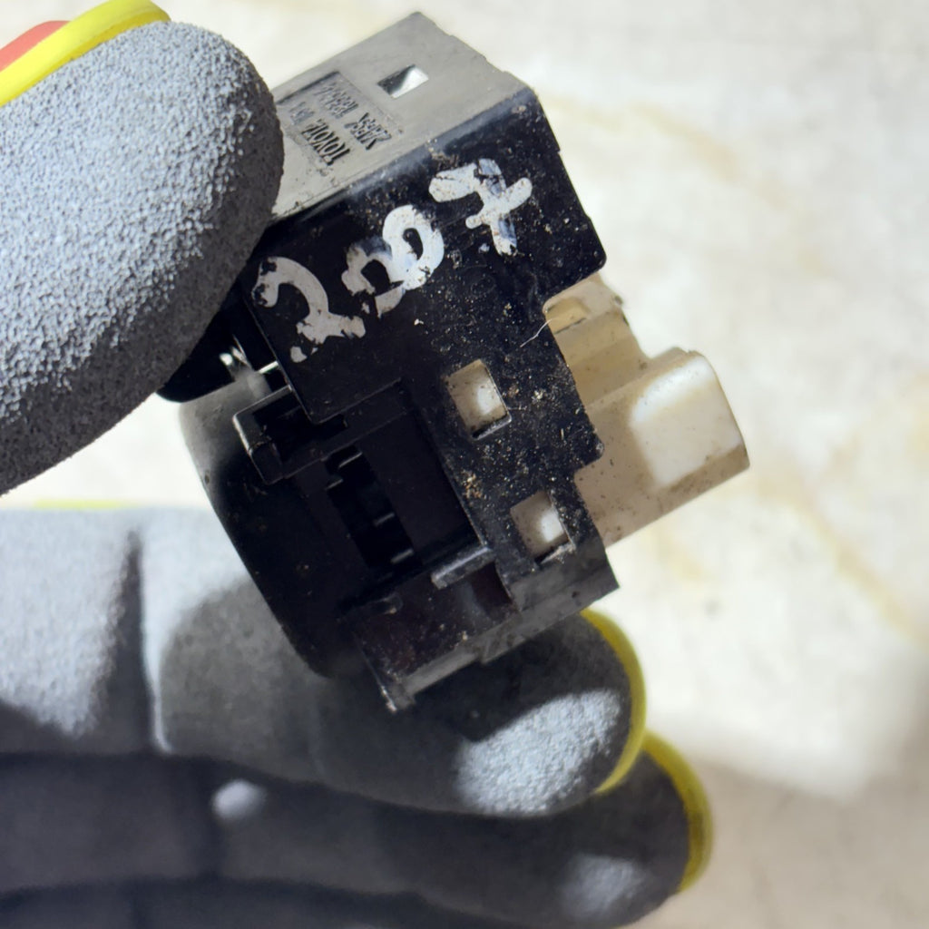 TOYOTA YARIS 2007 WING MIRROR CONTROL SWITCH 183574