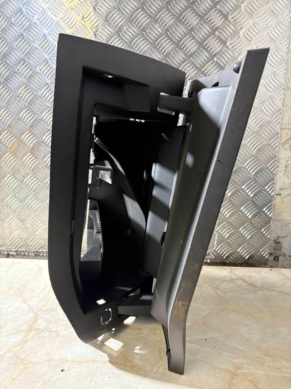FORD FOCUS 2014 GLOVEBOX VPBM5XA06010