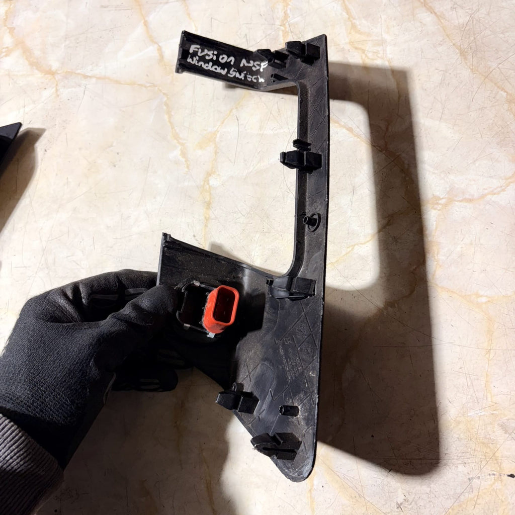 FORD FUSION MK1 PASSENGER FRONT WINDOW TRIM SWITCH 2N11N24185BDW