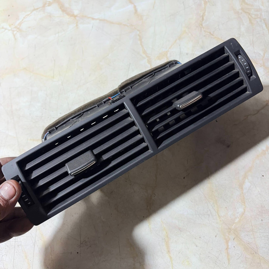 Audi A4 8E B6/B7 2001-2008 Centre Dashboard Air Vent 8E0820951H