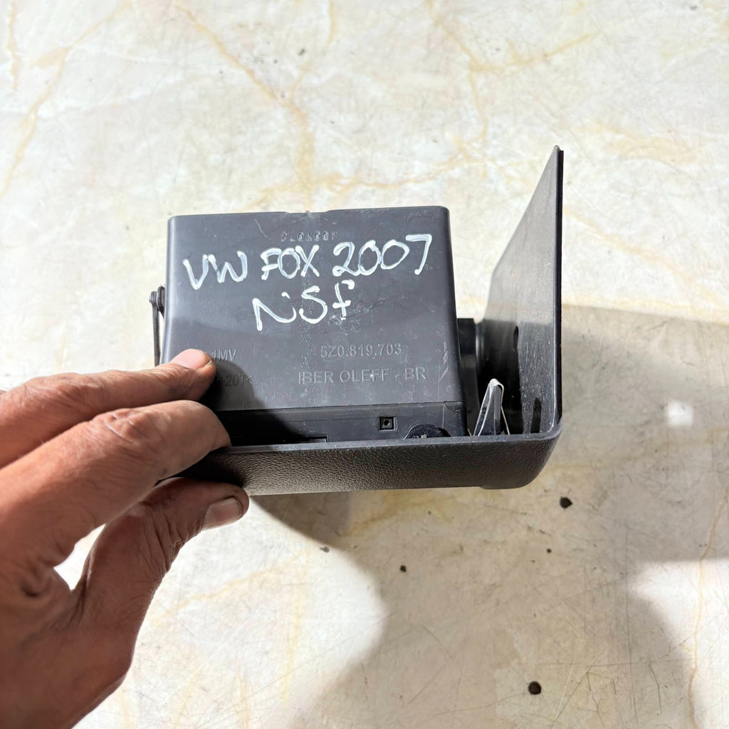 05-2012 VW FOX NSF PASSENGER SIDE DASH AIR VENT 5Z0819703