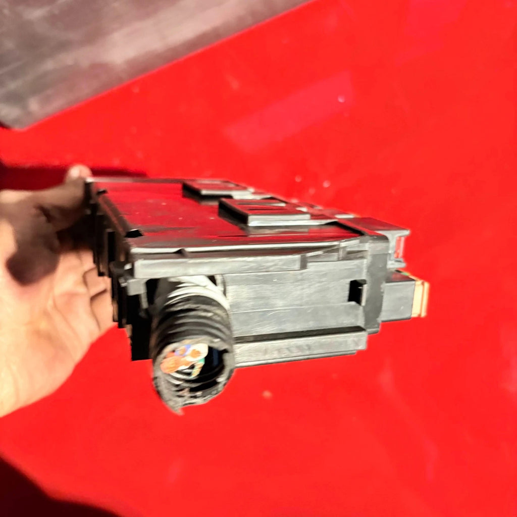 2011 NISSAN JUKE FUSE BOX 24382EW70B