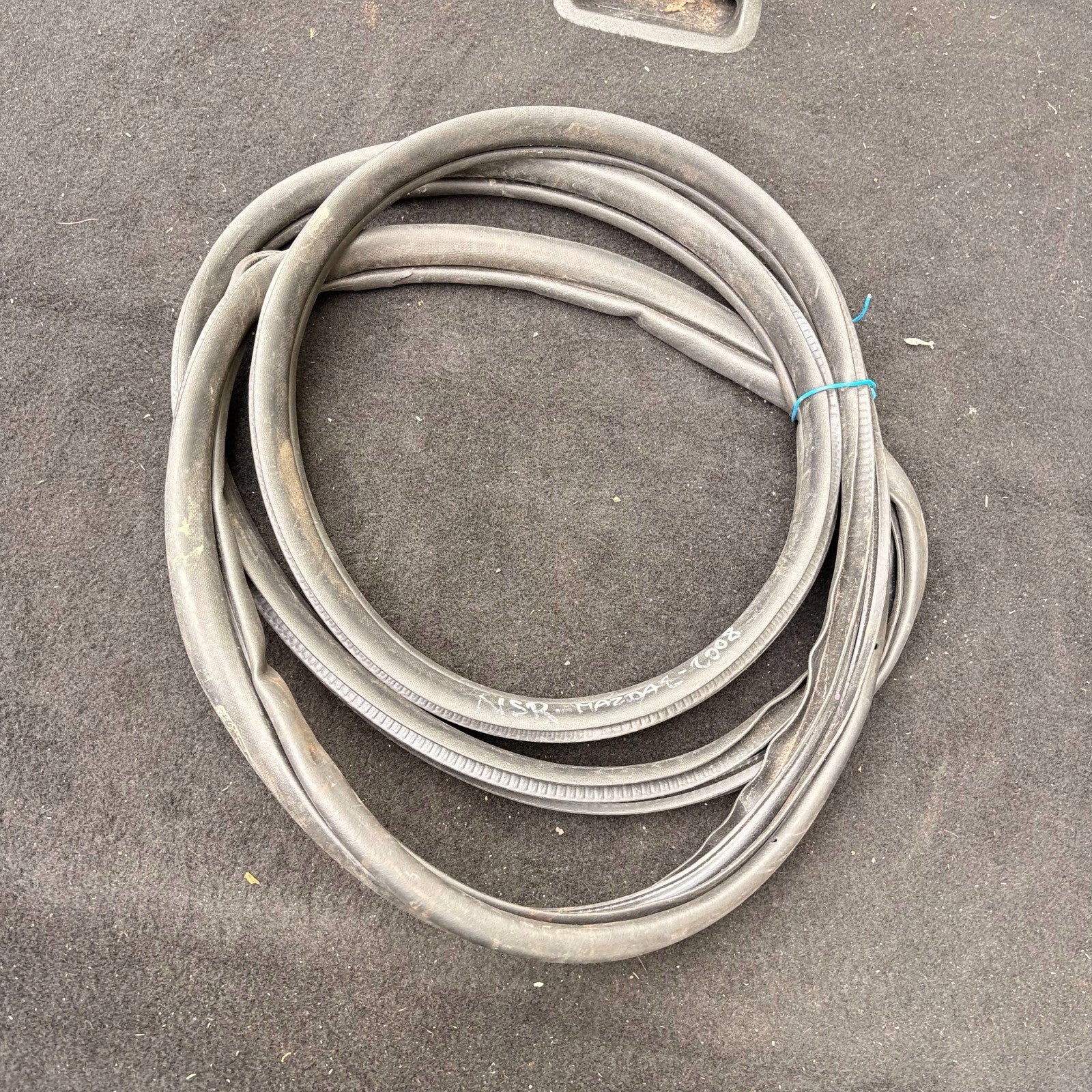 MAZDA 2 DE MK3 2007-2014 REAR LEFT N/S REAR DOOR RUBBER WEATHERSTRIP