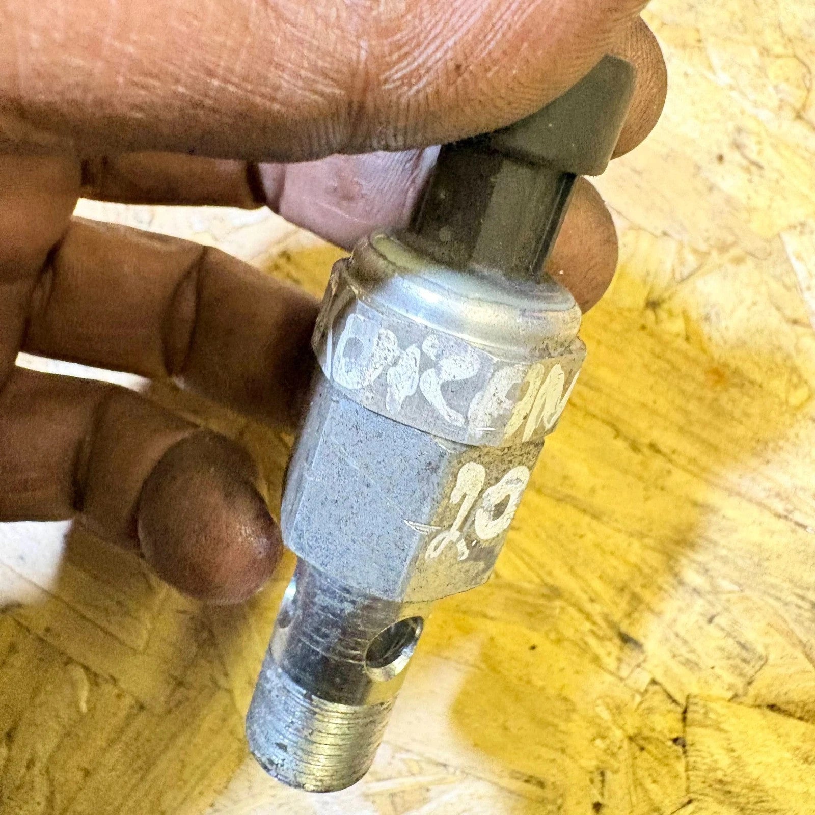 2016 SsangYong Korando Pressure Sensor Threaded Screw-In Plug Connector