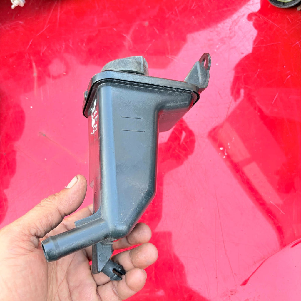 SEAT EXEO 2008-2013 AUDI A4 B6 B7 POWER STEERING FLUID RESERVOIR TANK 8E0422373B