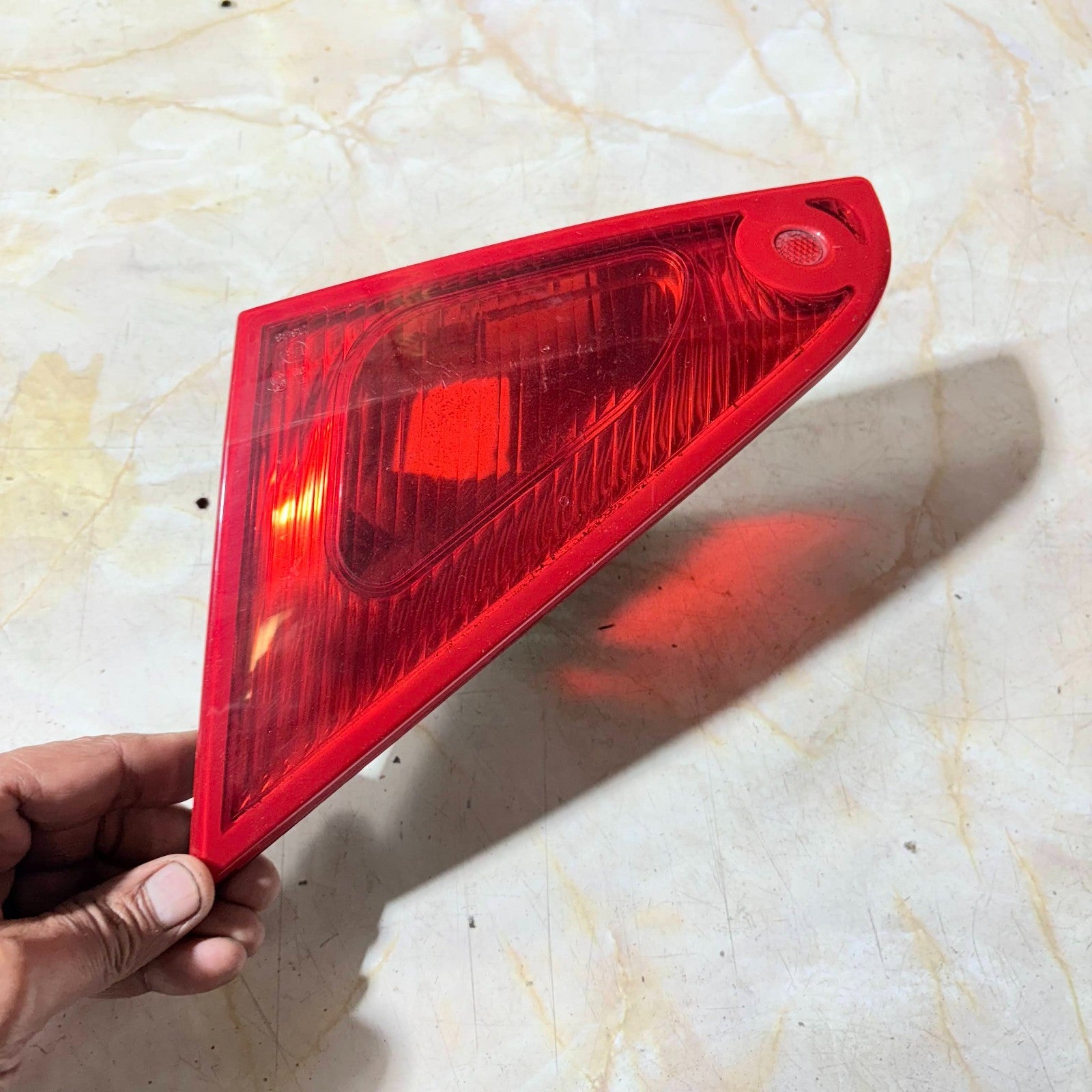 2004-2013 MITSUBISHI COLT REAR TAIL LIGHT MN105624