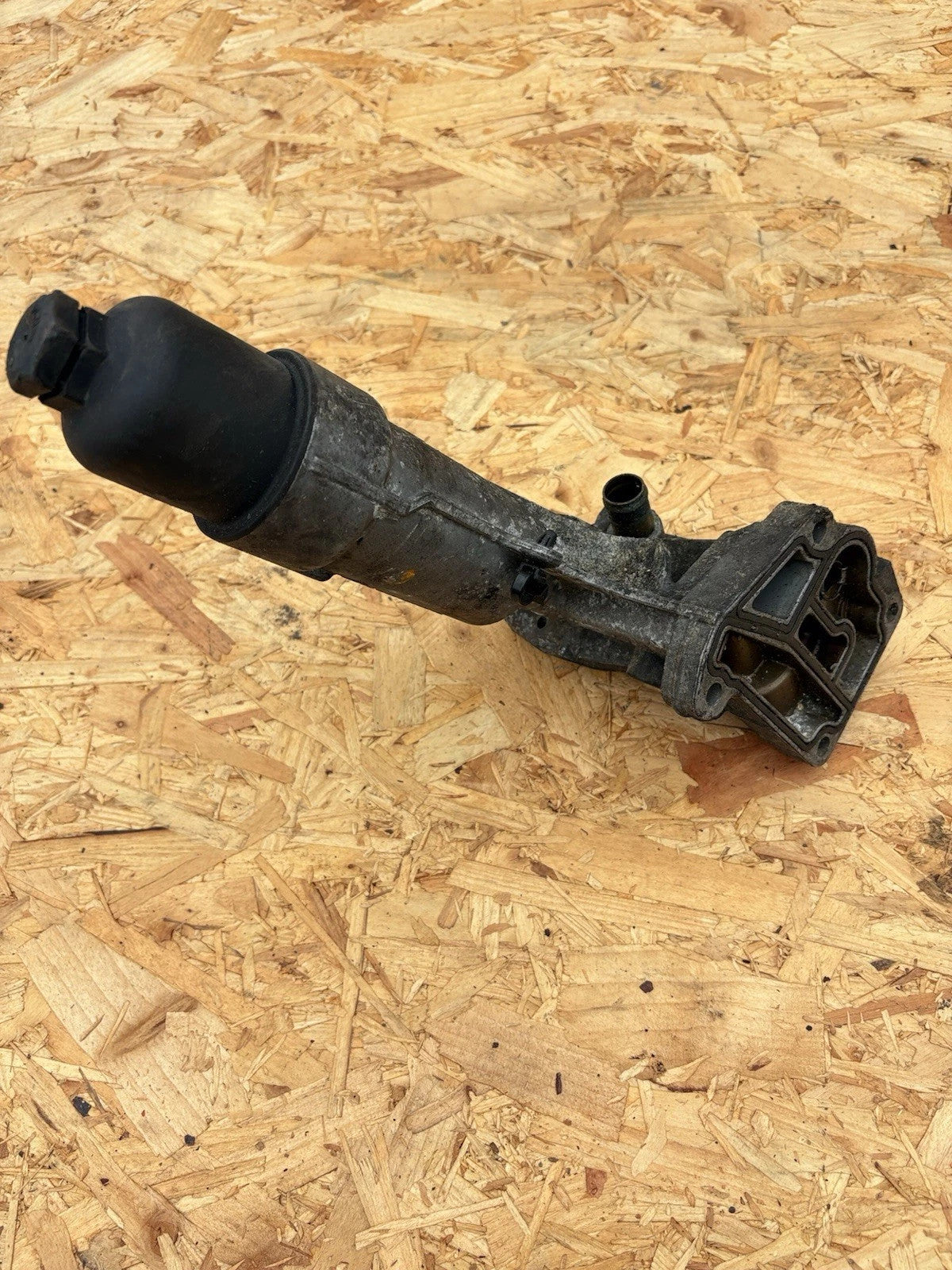 Mercedes SLK CLK C Class R171 W209 W203 Oil Cooler Filter Housing A2711800610