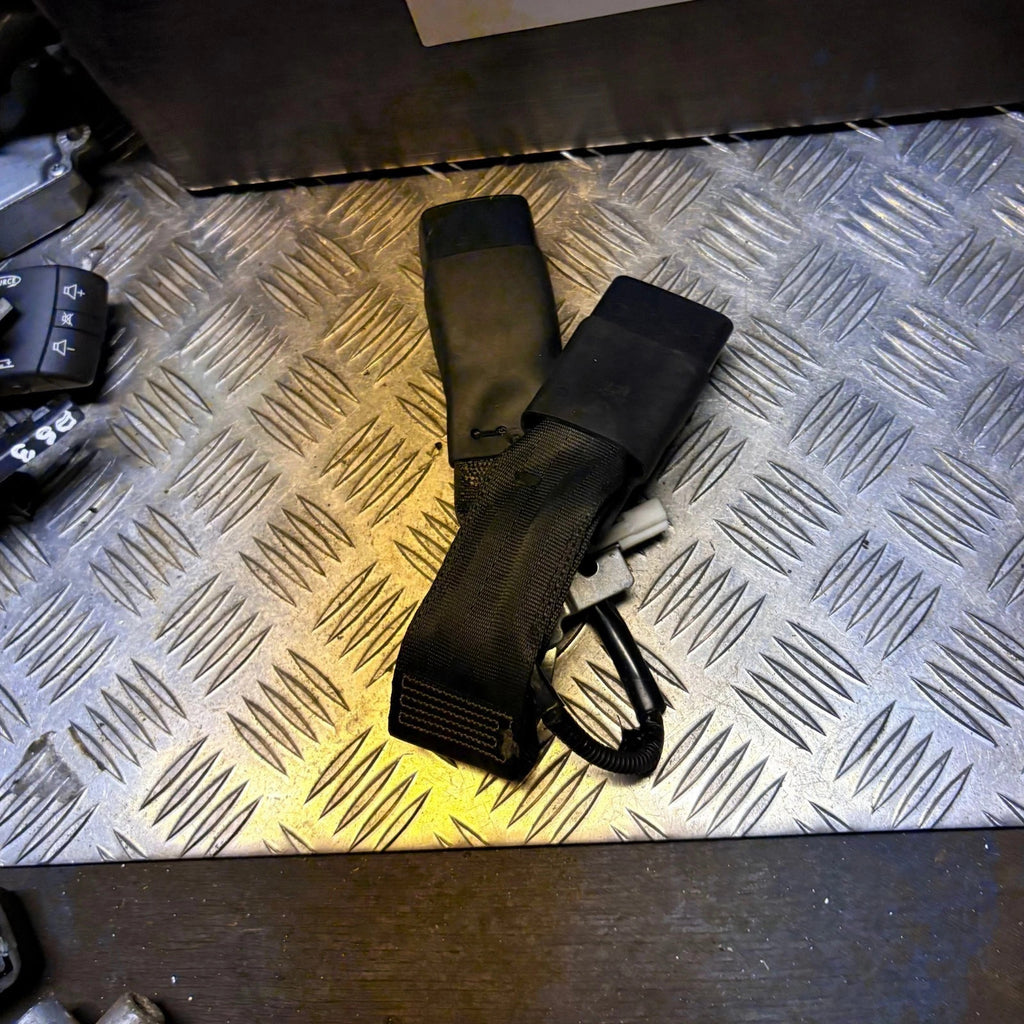 Toyota Yaris 2011-2020 Left Rear seat belt buckle