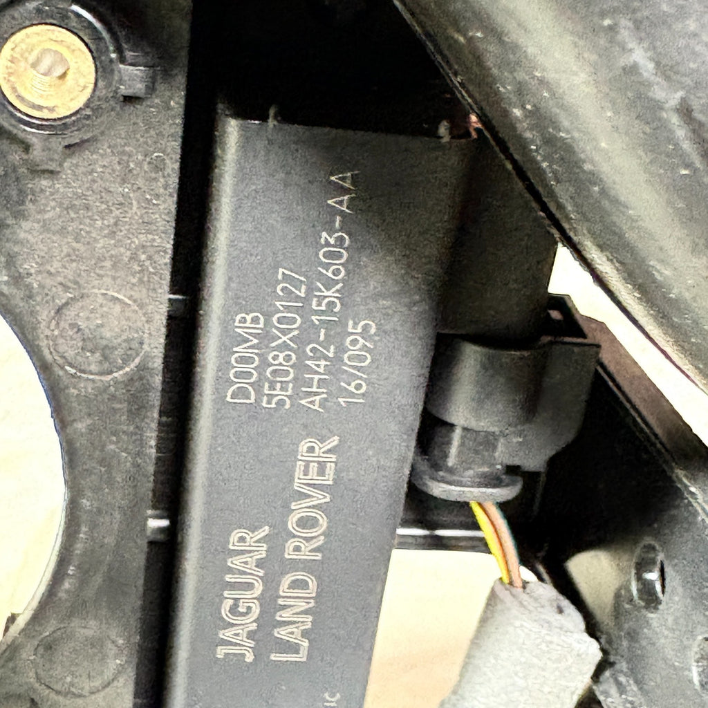 JAGUAR XE X760 2015-2019 CENTRE CONSOLE ARMREST TUNNEL SUB STRUCTURE FRAME BASE