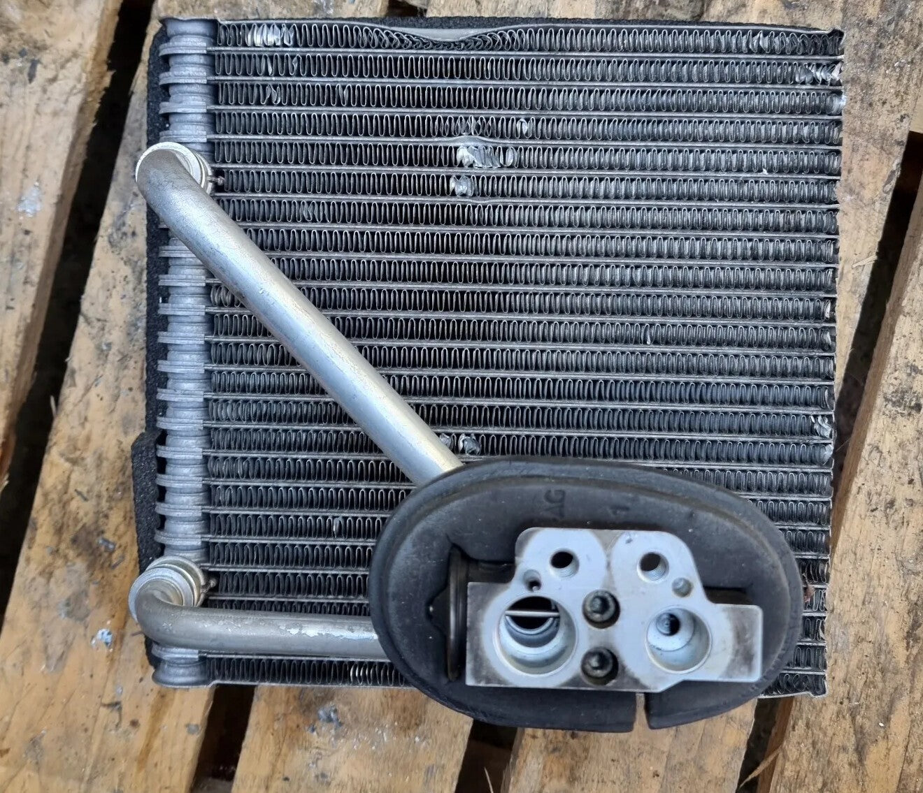 Volkswagen Passat B6 2005-2010 AC Evaporator Core w/Expansion Valve R73401