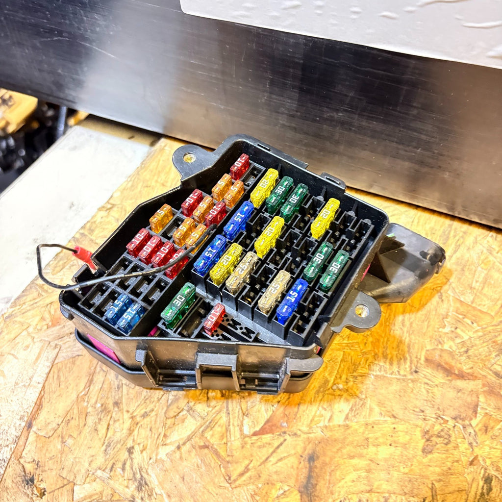 Audi 2008 Fuse Box Control Module Relay Box Genuin eOEM
