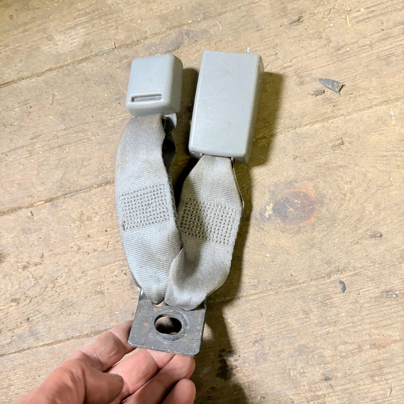 1FR741DAAB Right Rear Seatbelt Hitch for DODGE CALIBER