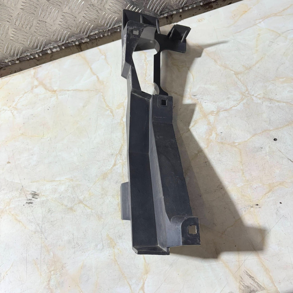 Land Rover Range Rover 2004 Left Front Bumper Cover Support Bracket