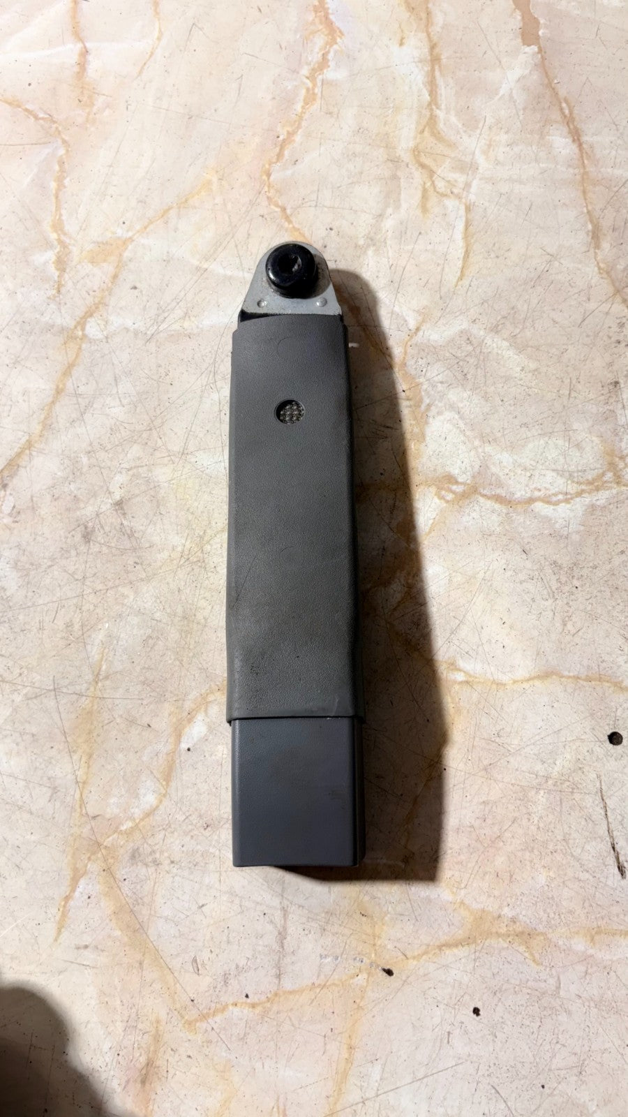Dodge Caliber Right Driver Offside Front Seat Belt Stalk Buckle 2008 79057072