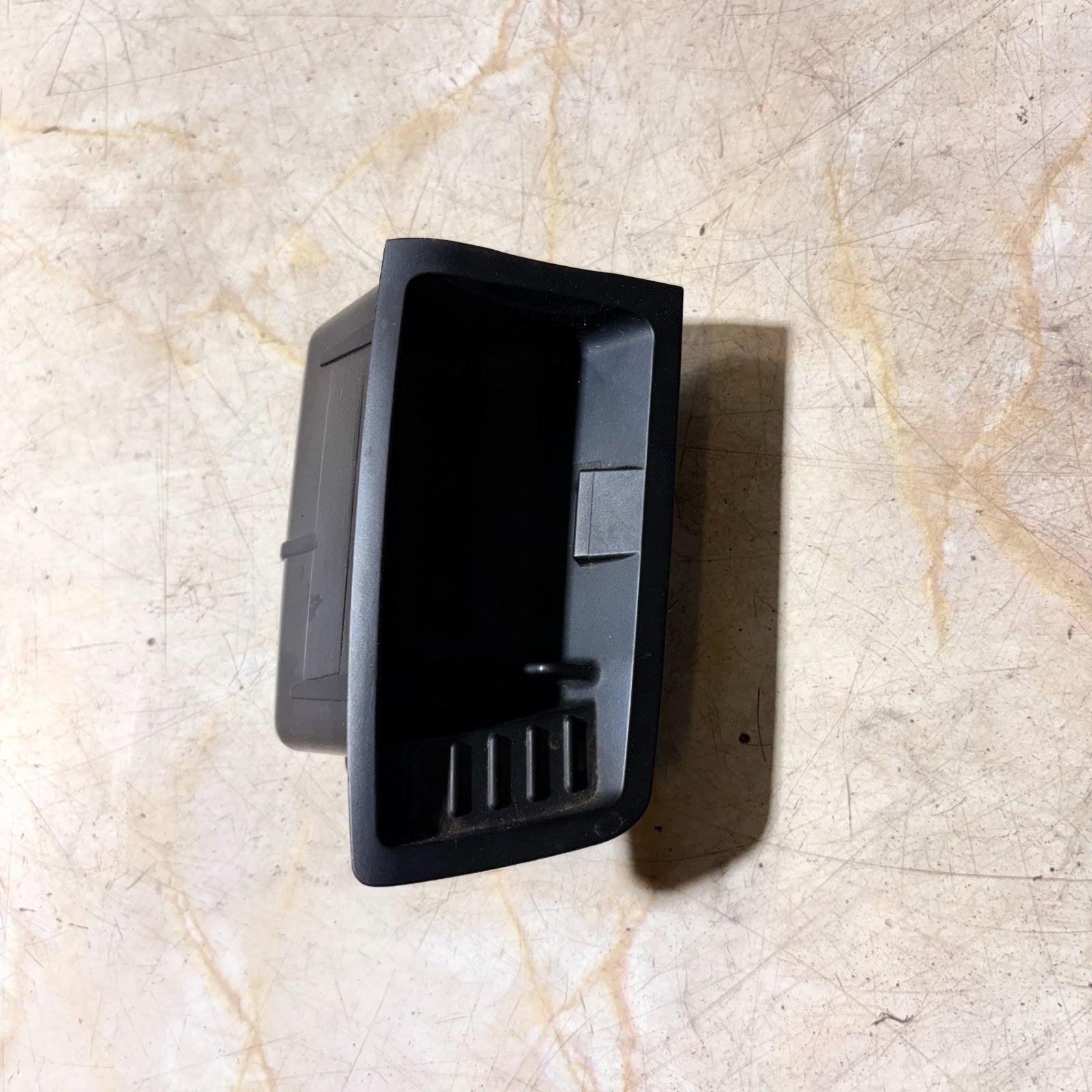 BMW ASHTRAY INSERT 22167210 2011