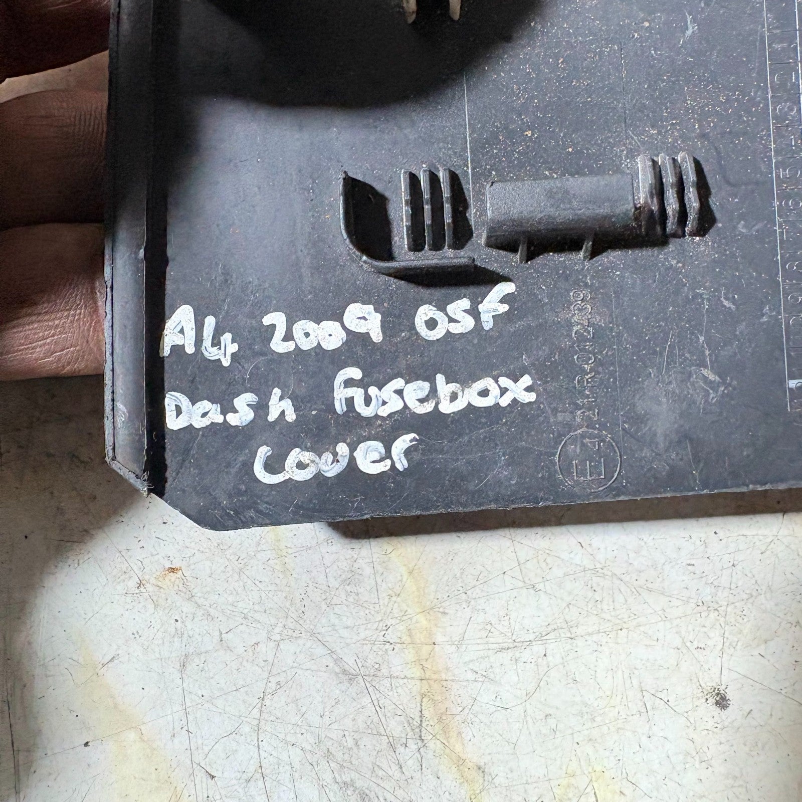 Cover Fuse Box Right Audi A4 2009 Trim Panel 21R012439