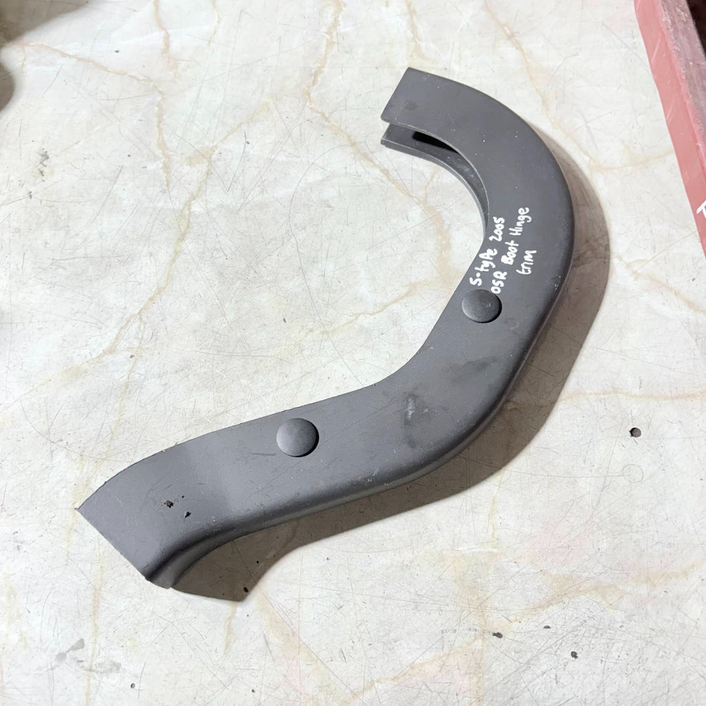JAGUAR S-TYPE X200 2005 Right Rear Tailgate Hinge Trim Cover