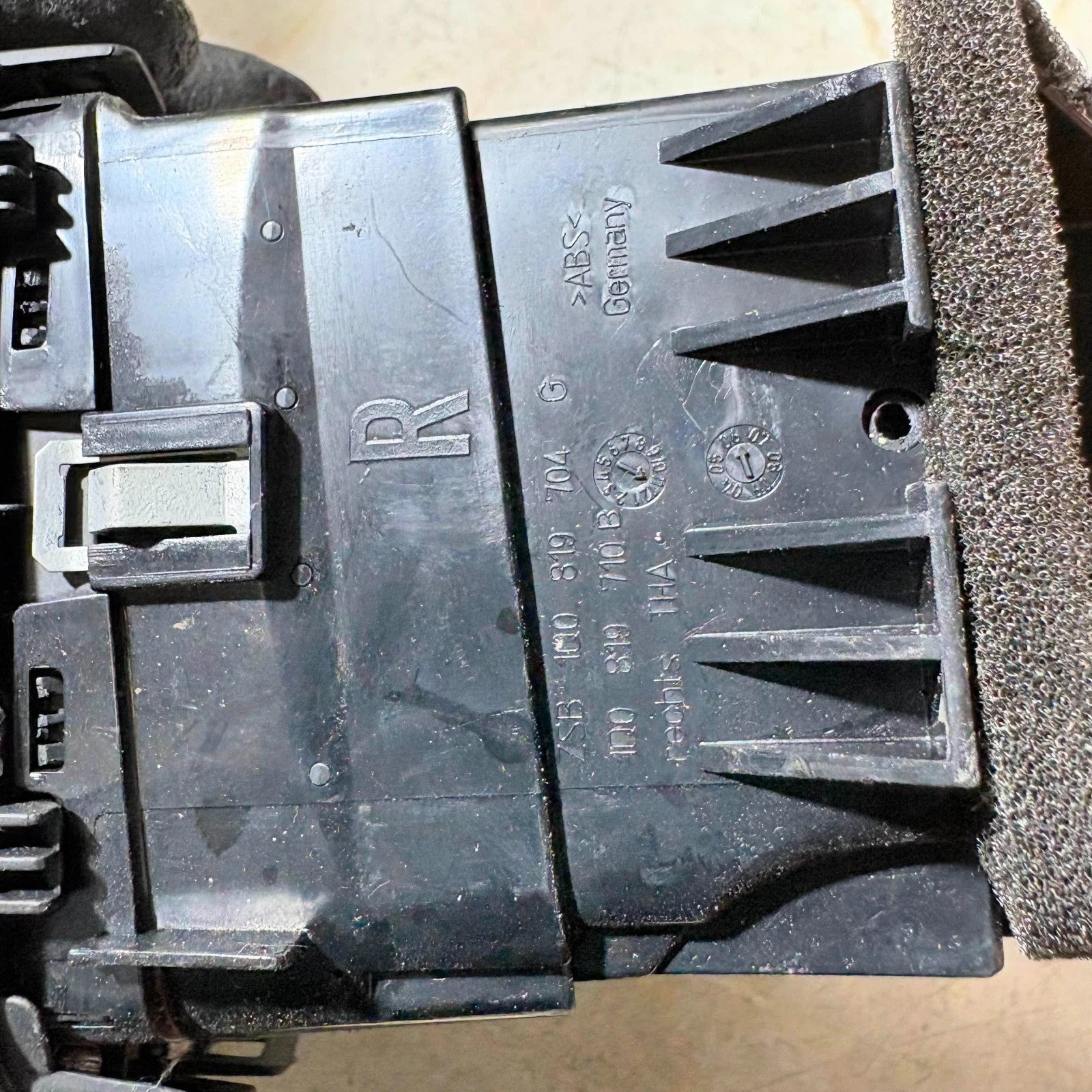 VW VOLKSWAGEN EOS 2006-2012 HEATER BLOWER AIR VENT RIGHT SIDE O/S 1Q0819710B