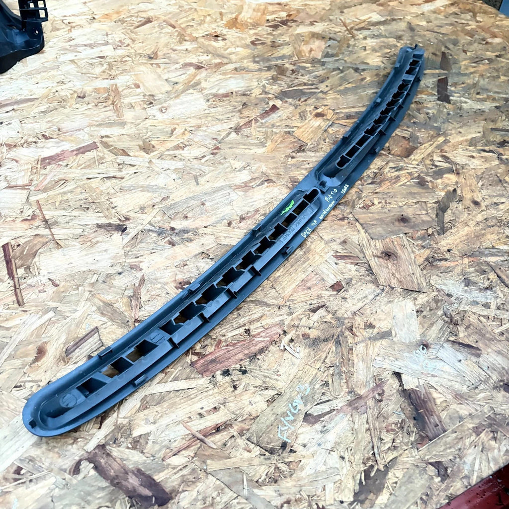 Fiat 500 312 2008-2015 Upper Dash Windscreen Defroster Vent Trim 735429497