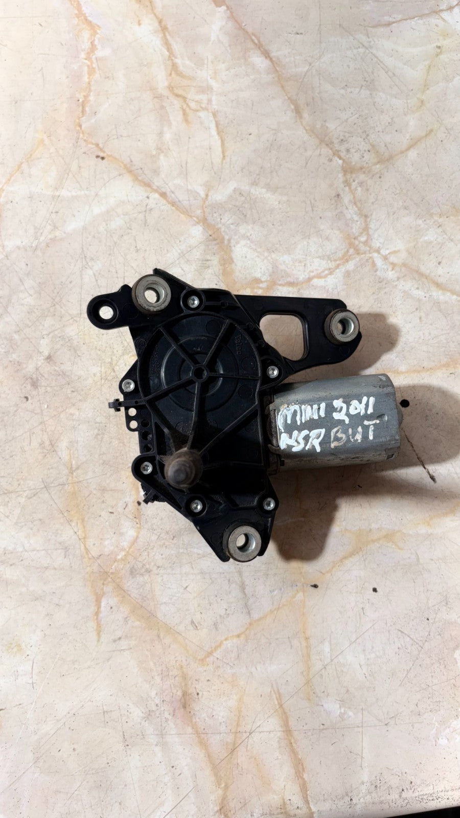 2011 MINI COOPER CLUBMAN R55 REAR PASSENGER SIDE WIPER MOTOR 7168153-03