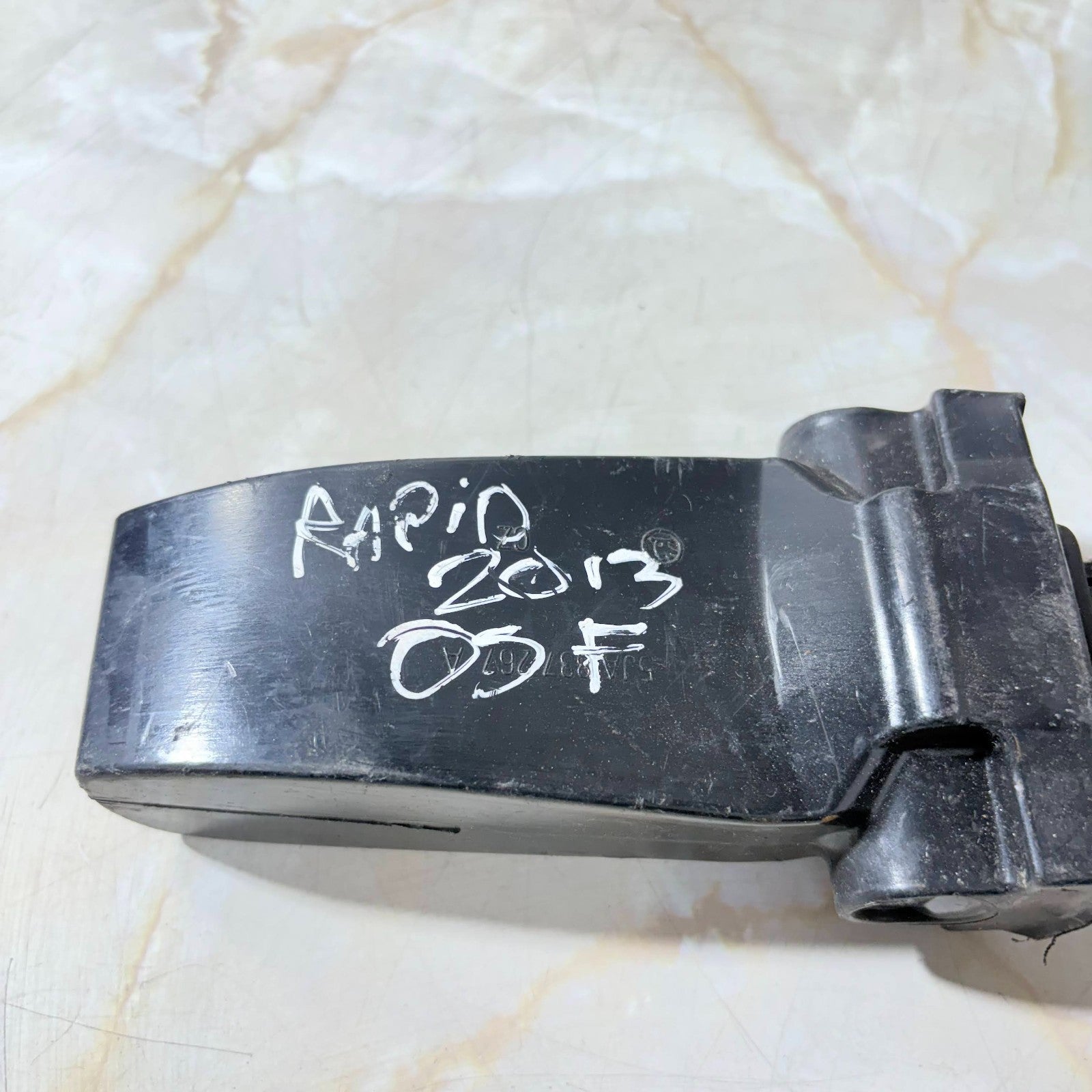 Skoda Rapid 2013 Door Safety Strap Brake Front Right Side 5JA837267A