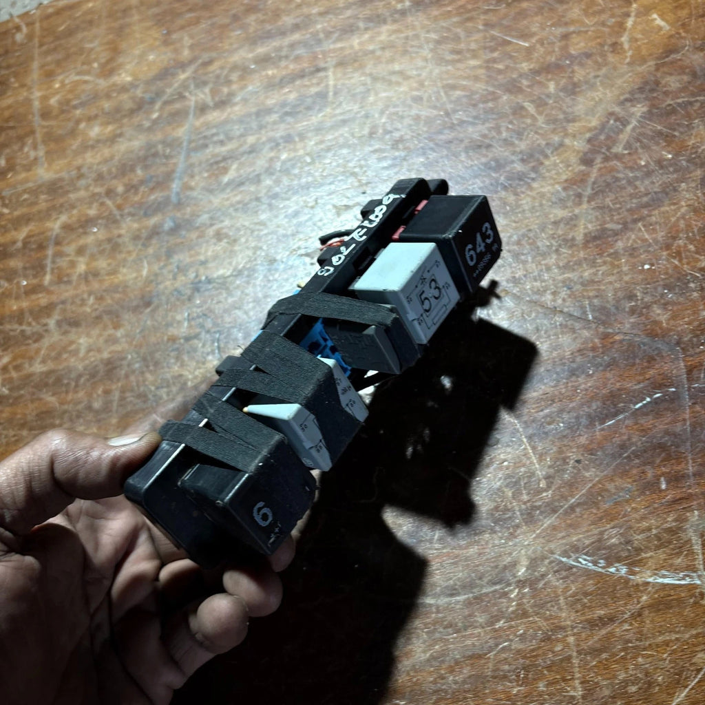 VW Golf MK5 MK6 Audi A3 8P Seat Leon Relay Holder Carrier Bracket Box 1K2937503A